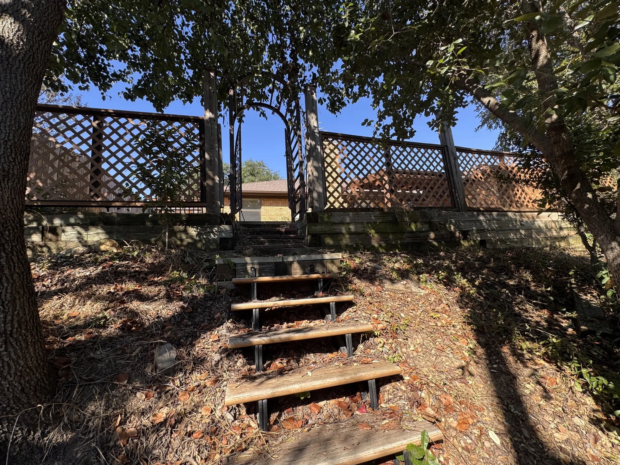 Single Family Residence For Rent in Tarrant County , 4227 High Mesa Drive, Arlington, Texas 76016, 4 Bedroom, 2 Bathroom, 2 Garage spaces, 1,950 Sqft, built in 1980, mls#21383978, Real Estate Agent in Arlington, Homes For Rent in Tarrant county, Homes For Rent in Arlington, Realtor in Arlington Texas, Real Estate Brokerage Independent Realty Texas, Luminita Cordes Realtor