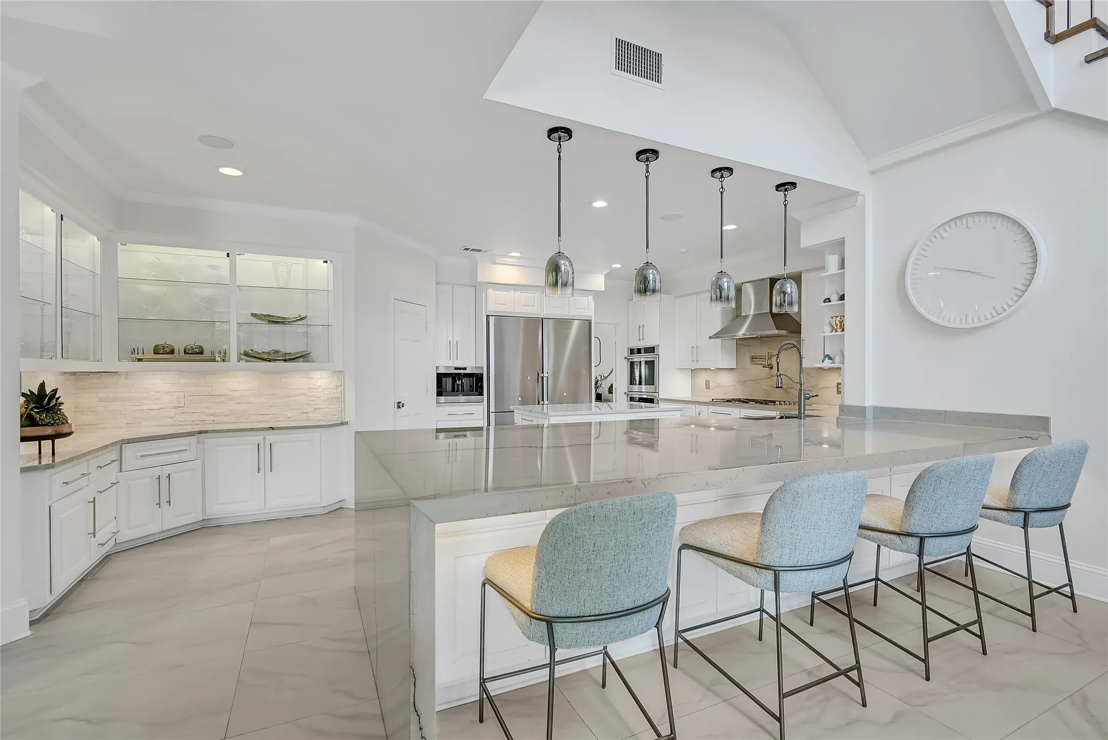Single Family Residence For Sale in Collin County , 5819 Flintshire Lane, Dallas, Texas 75252, 5 Bedroom, 7 Bathroom, 3 Garage spaces, 6,001 Sqft, built in 1984, mls#21379640, Real Estate Agent in Dallas, Homes For Sale in Collin county, Homes For Sale in Dallas, Realtor in Dallas Texas, Real Estate Brokerage Independent Realty Texas, Luminita Cordes Realtor