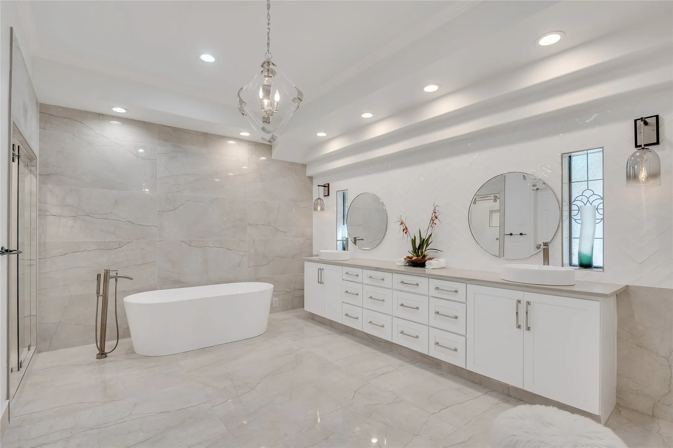 Single Family Residence For Sale in Collin County , 5819 Flintshire Lane, Dallas, Texas 75252, 5 Bedroom, 7 Bathroom, 3 Garage spaces, 6,001 Sqft, built in 1984, mls#21379640, Real Estate Agent in Dallas, Homes For Sale in Collin county, Homes For Sale in Dallas, Realtor in Dallas Texas, Real Estate Brokerage Independent Realty Texas, Luminita Cordes Realtor