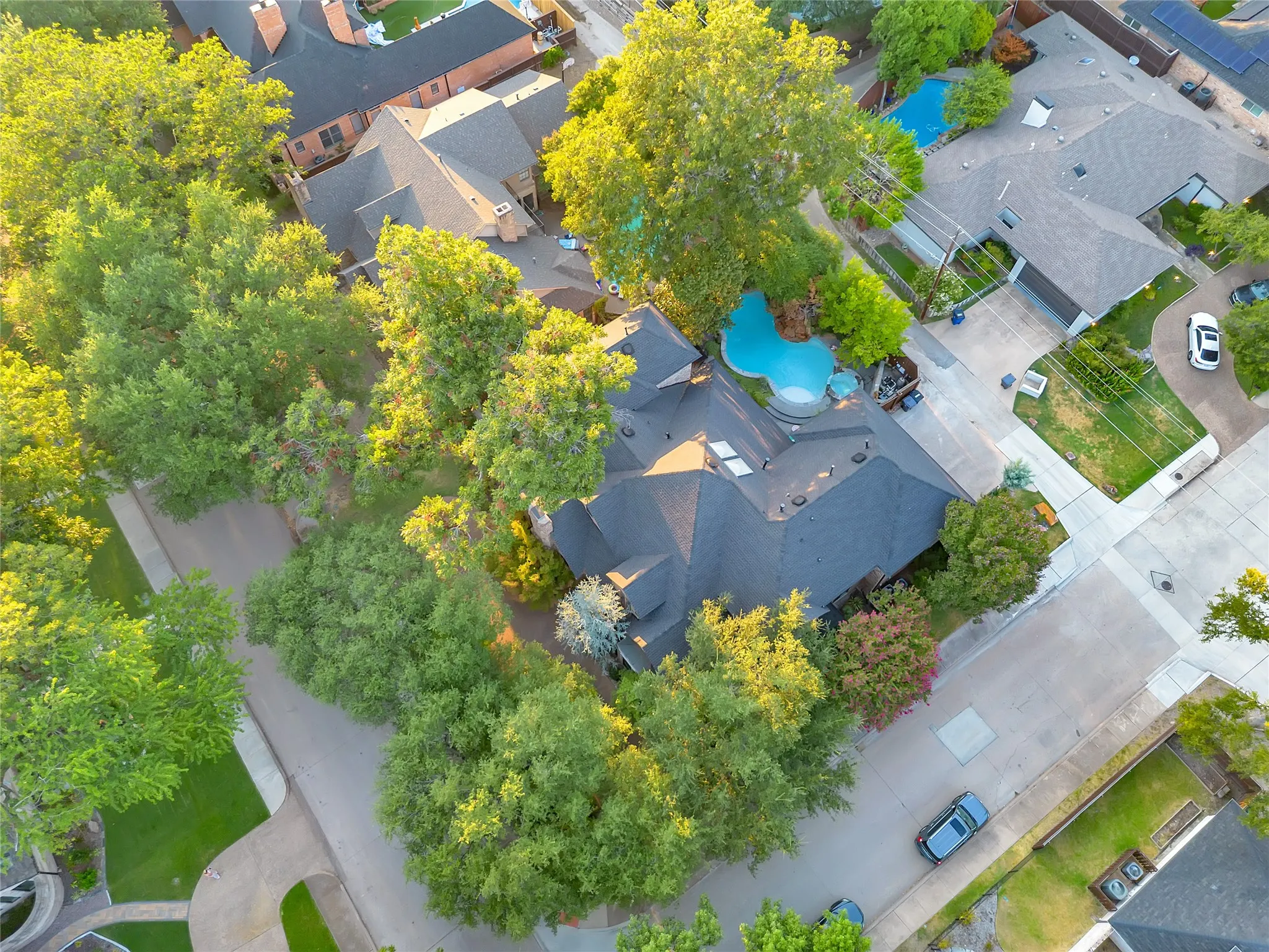 Single Family Residence For Sale in Collin County , 5819 Flintshire Lane, Dallas, Texas 75252, 5 Bedroom, 7 Bathroom, 3 Garage spaces, 6,001 Sqft, built in 1984, mls#21379640, Real Estate Agent in Dallas, Homes For Sale in Collin county, Homes For Sale in Dallas, Realtor in Dallas Texas, Real Estate Brokerage Independent Realty Texas, Luminita Cordes Realtor