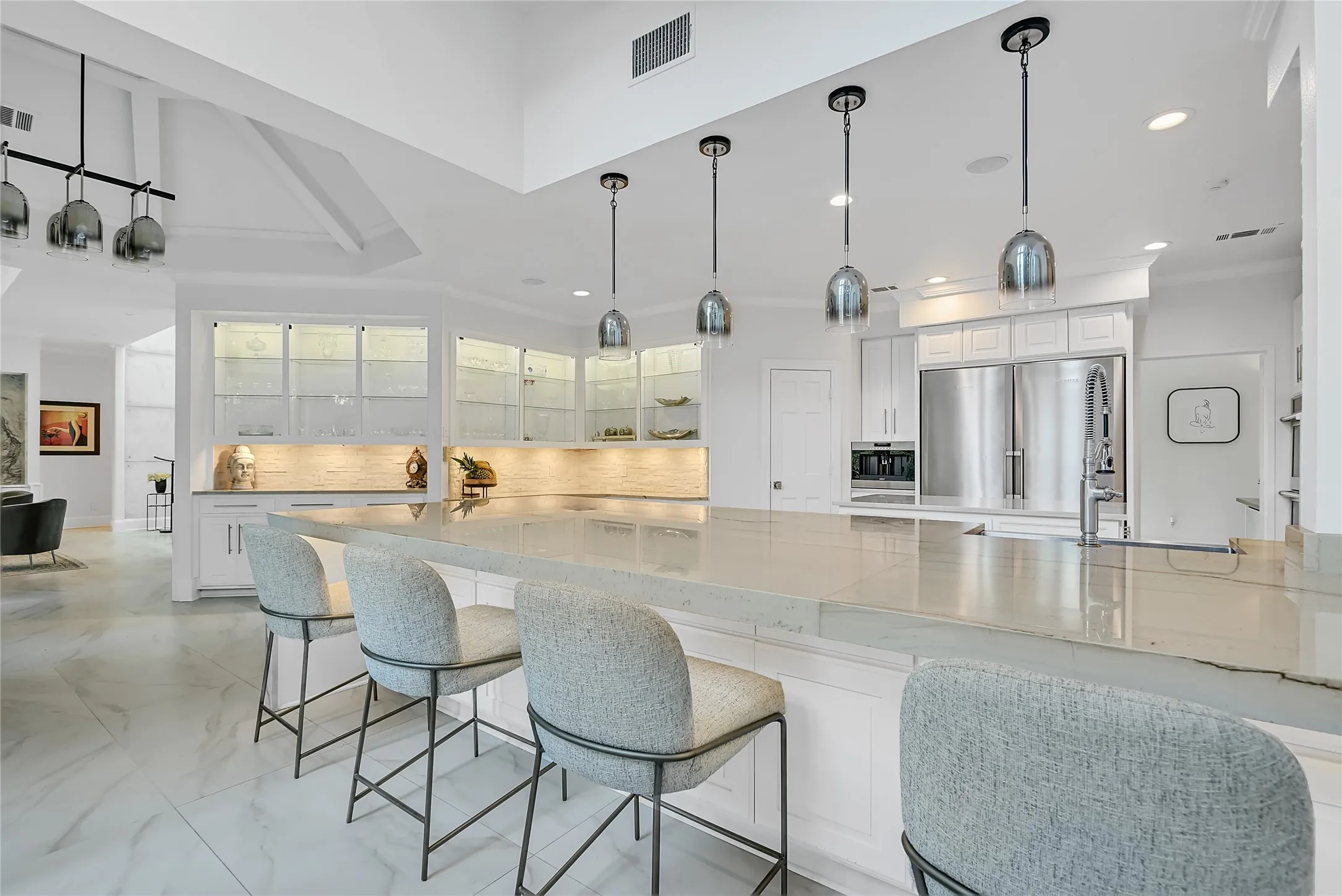 Single Family Residence For Sale in Collin County , 5819 Flintshire Lane, Dallas, Texas 75252, 5 Bedroom, 7 Bathroom, 3 Garage spaces, 6,001 Sqft, built in 1984, mls#21379640, Real Estate Agent in Dallas, Homes For Sale in Collin county, Homes For Sale in Dallas, Realtor in Dallas Texas, Real Estate Brokerage Independent Realty Texas, Luminita Cordes Realtor