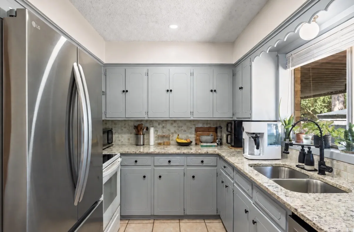 Single Family Residence For Sale in Henderson County , 107 Karen Court, Athens, Texas 75751, 3 Bedroom, 2 Bathroom, 2 Garage spaces, 1,513 Sqft, built in 1976, mls#21382944, Real Estate Agent in Athens, Homes For Sale in Henderson county, Homes For Sale in Athens, Realtor in Athens Texas, Real Estate Brokerage Independent Realty Texas, Luminita Cordes Realtor