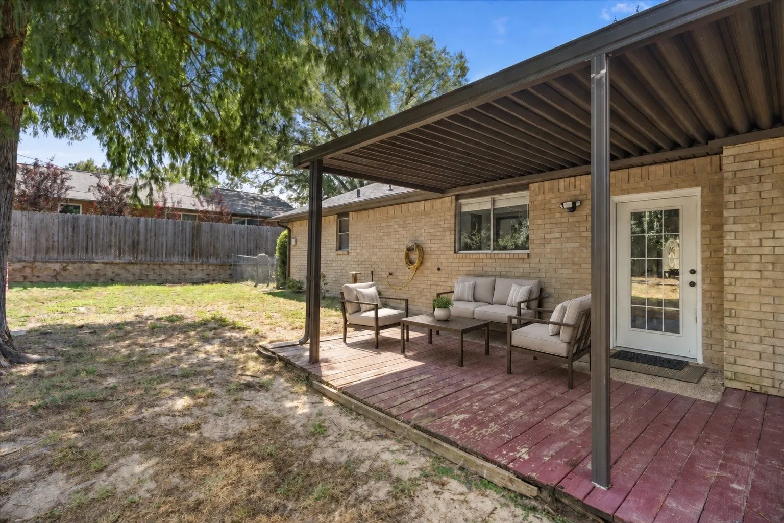 Single Family Residence For Sale in Henderson County , 107 Karen Court, Athens, Texas 75751, 3 Bedroom, 2 Bathroom, 2 Garage spaces, 1,513 Sqft, built in 1976, mls#21382944, Real Estate Agent in Athens, Homes For Sale in Henderson county, Homes For Sale in Athens, Realtor in Athens Texas, Real Estate Brokerage Independent Realty Texas, Luminita Cordes Realtor