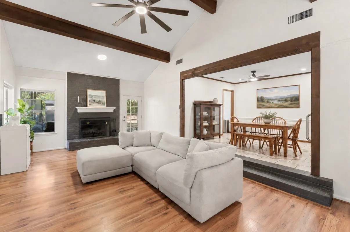 Single Family Residence For Sale in Henderson County , 107 Karen Court, Athens, Texas 75751, 3 Bedroom, 2 Bathroom, 2 Garage spaces, 1,513 Sqft, built in 1976, mls#21382944, Real Estate Agent in Athens, Homes For Sale in Henderson county, Homes For Sale in Athens, Realtor in Athens Texas, Real Estate Brokerage Independent Realty Texas, Luminita Cordes Realtor