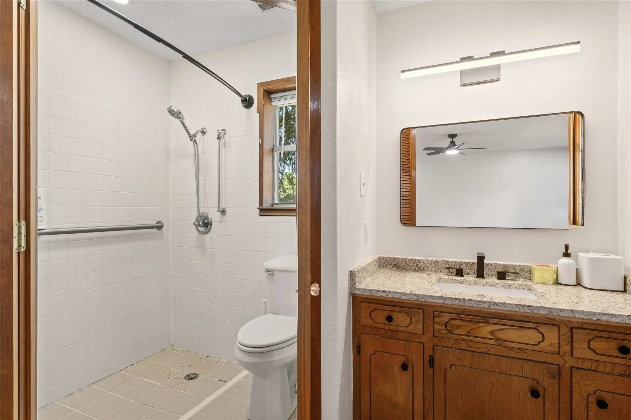 Single Family Residence For Sale in Henderson County , 107 Karen Court, Athens, Texas 75751, 3 Bedroom, 2 Bathroom, 2 Garage spaces, 1,513 Sqft, built in 1976, mls#21382944, Real Estate Agent in Athens, Homes For Sale in Henderson county, Homes For Sale in Athens, Realtor in Athens Texas, Real Estate Brokerage Independent Realty Texas, Luminita Cordes Realtor