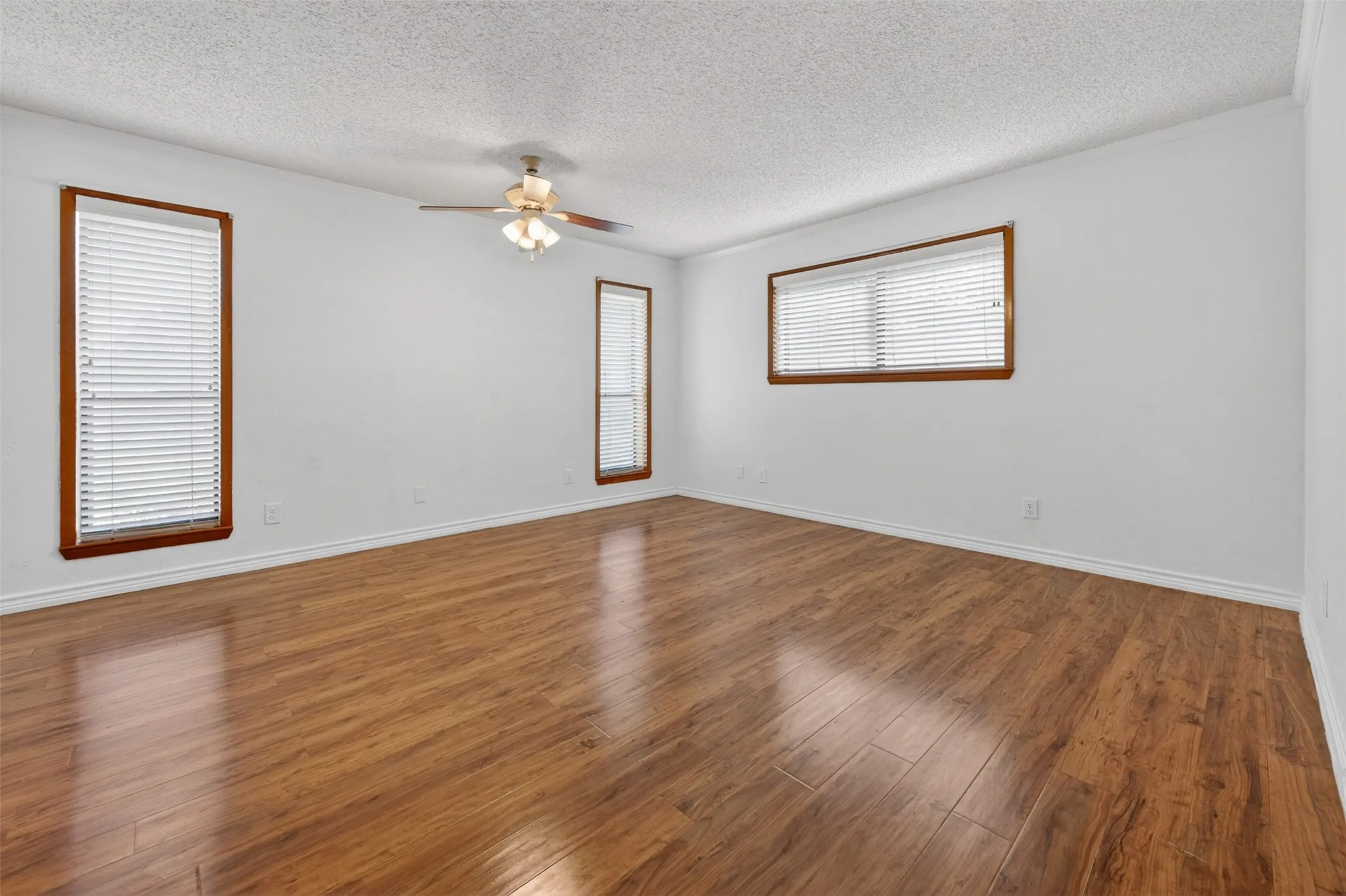 Large primary bedroom with en-suite bathroom
