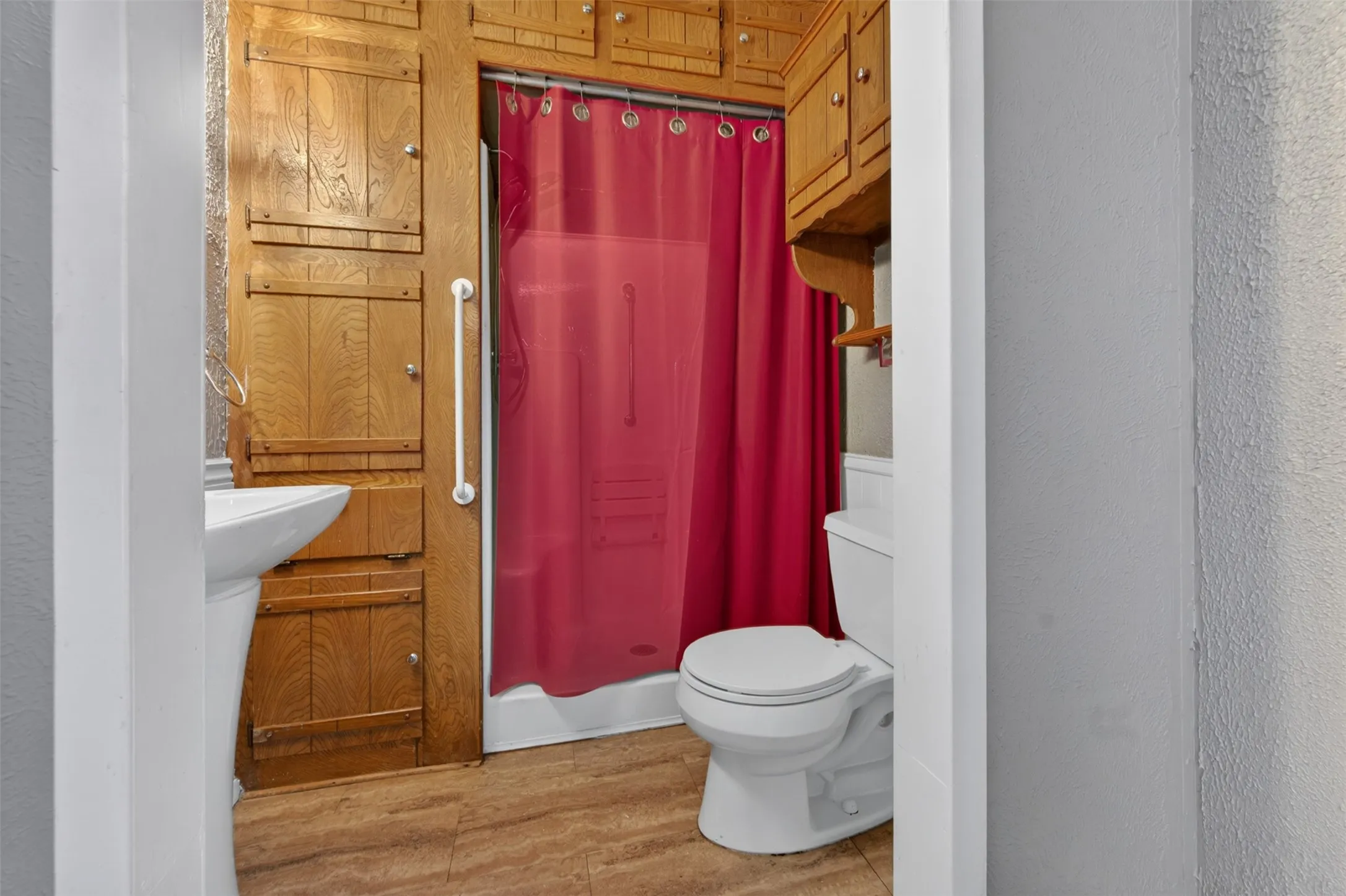 En-suite bathroom in bedroom #4
