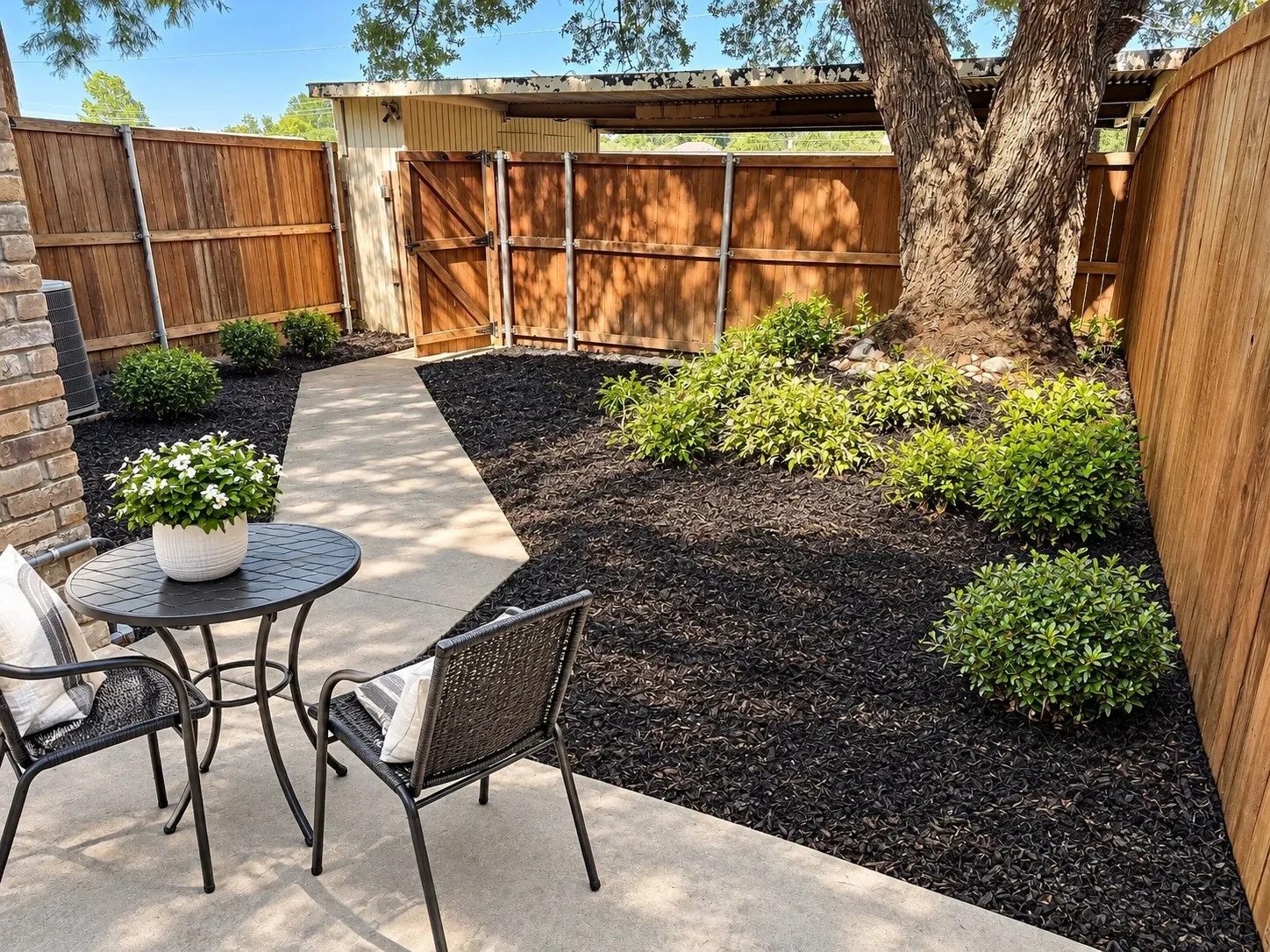 Townhouse For Sale in Dallas County , 525 Towne House Lane, Richardson, Texas 75081, 3 Bedroom, 3 Bathroom, Garage spaces, 1,606 Sqft, built in 1973, mls#21383938, Real Estate Agent in Richardson, Homes For Sale in Dallas county, Homes For Sale in Richardson, Realtor in Richardson Texas, Real Estate Brokerage Independent Realty Texas, Luminita Cordes Realtor