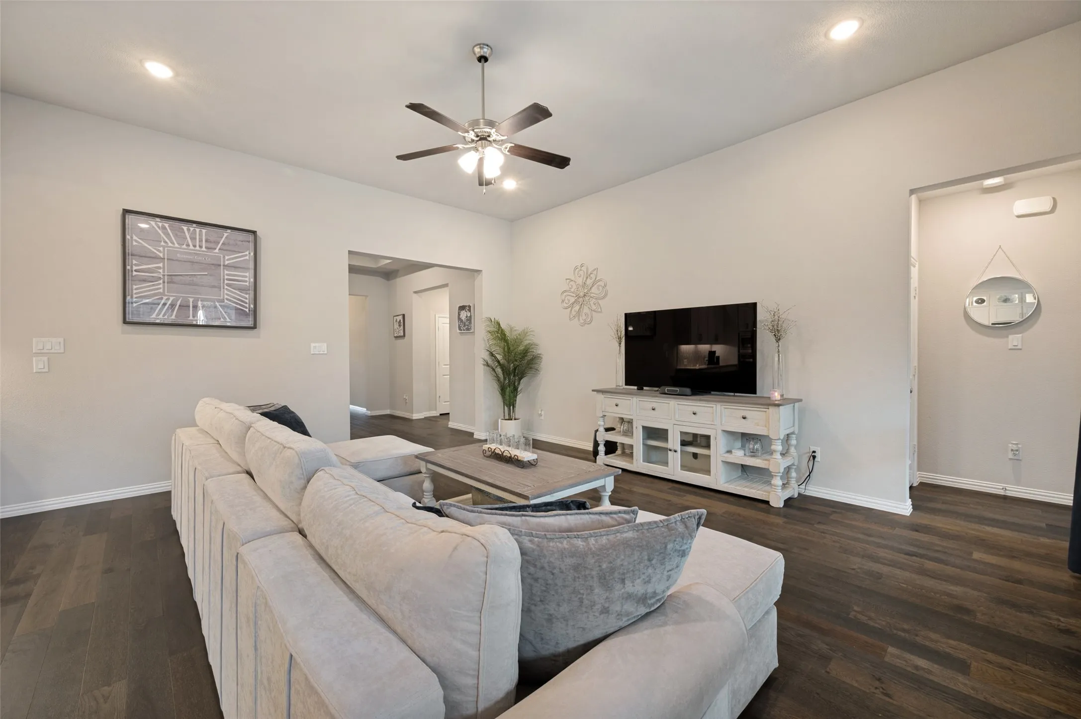 Single Family Residence For Sale in Denton County , 9700 Boulder Point Road, Oak Point, Texas 75068, 3 Bedroom, 4 Bathroom, 3 Garage spaces, 2,809 Sqft, built in 2022, mls#21382578, Real Estate Agent in Oak Point, Homes For Sale in Denton county, Homes For Sale in Oak Point, Realtor in Oak Point Texas, Real Estate Brokerage Independent Realty Texas, Luminita Cordes Realtor
