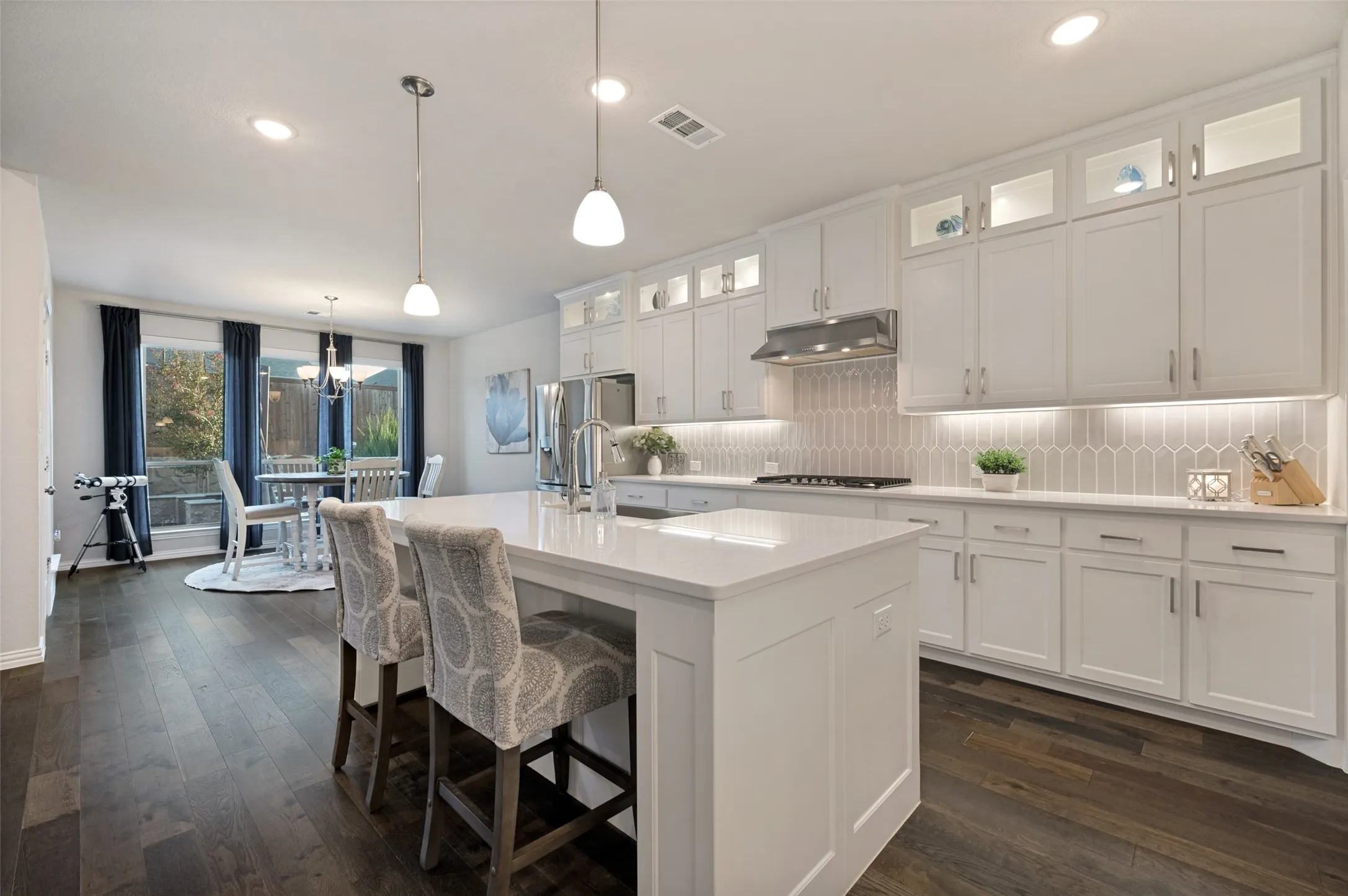 Single Family Residence For Sale in Denton County , 9700 Boulder Point Road, Oak Point, Texas 75068, 3 Bedroom, 4 Bathroom, 3 Garage spaces, 2,809 Sqft, built in 2022, mls#21382578, Real Estate Agent in Oak Point, Homes For Sale in Denton county, Homes For Sale in Oak Point, Realtor in Oak Point Texas, Real Estate Brokerage Independent Realty Texas, Luminita Cordes Realtor