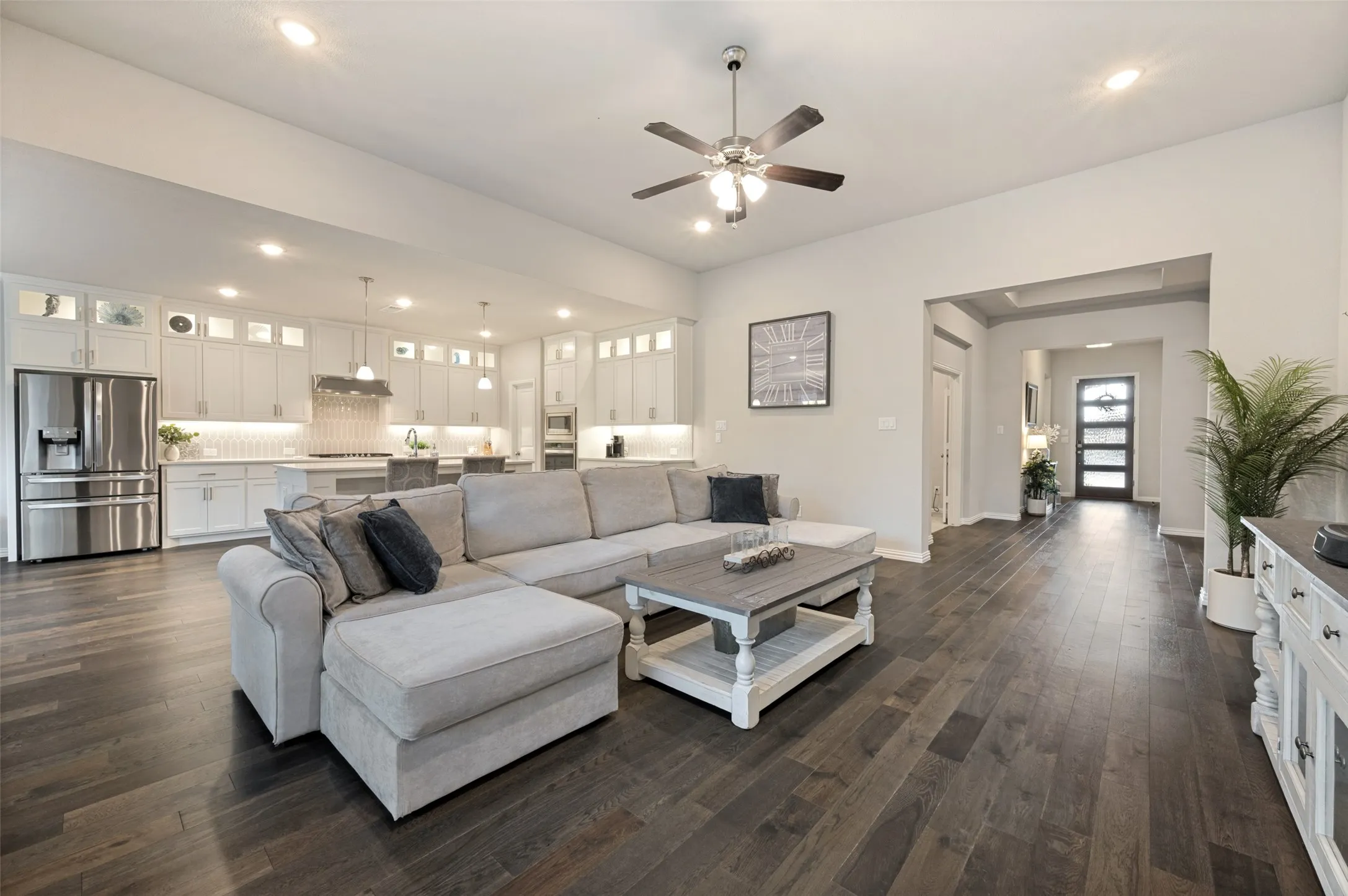 Single Family Residence For Sale in Denton County , 9700 Boulder Point Road, Oak Point, Texas 75068, 3 Bedroom, 4 Bathroom, 3 Garage spaces, 2,809 Sqft, built in 2022, mls#21382578, Real Estate Agent in Oak Point, Homes For Sale in Denton county, Homes For Sale in Oak Point, Realtor in Oak Point Texas, Real Estate Brokerage Independent Realty Texas, Luminita Cordes Realtor