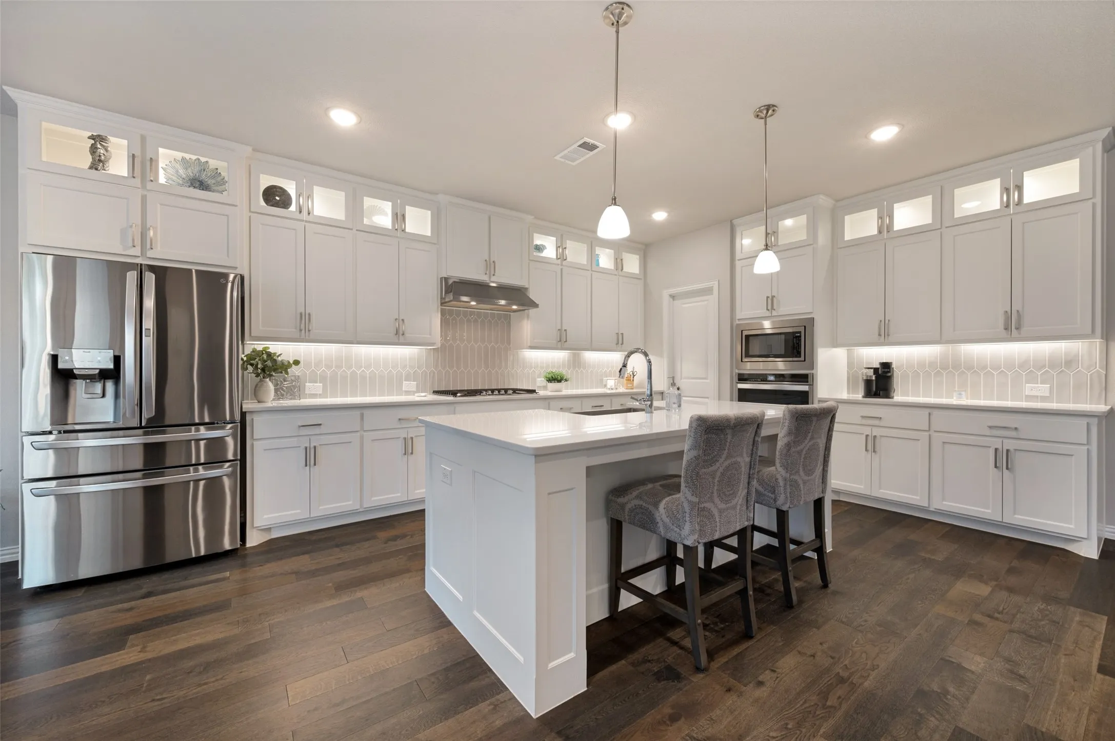 Single Family Residence For Sale in Denton County , 9700 Boulder Point Road, Oak Point, Texas 75068, 3 Bedroom, 4 Bathroom, 3 Garage spaces, 2,809 Sqft, built in 2022, mls#21382578, Real Estate Agent in Oak Point, Homes For Sale in Denton county, Homes For Sale in Oak Point, Realtor in Oak Point Texas, Real Estate Brokerage Independent Realty Texas, Luminita Cordes Realtor