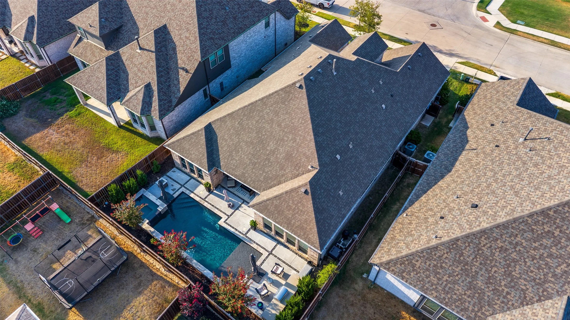 Single Family Residence For Sale in Denton County , 9700 Boulder Point Road, Oak Point, Texas 75068, 3 Bedroom, 4 Bathroom, 3 Garage spaces, 2,809 Sqft, built in 2022, mls#21382578, Real Estate Agent in Oak Point, Homes For Sale in Denton county, Homes For Sale in Oak Point, Realtor in Oak Point Texas, Real Estate Brokerage Independent Realty Texas, Luminita Cordes Realtor