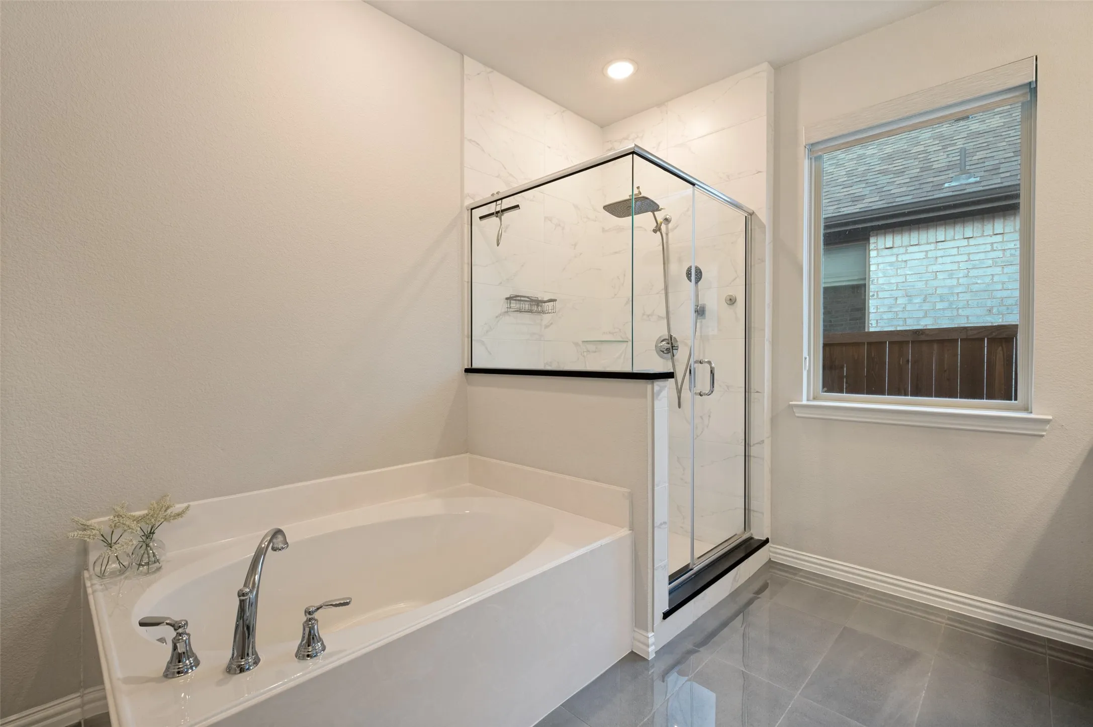 Single Family Residence For Sale in Denton County , 9700 Boulder Point Road, Oak Point, Texas 75068, 3 Bedroom, 4 Bathroom, 3 Garage spaces, 2,809 Sqft, built in 2022, mls#21382578, Real Estate Agent in Oak Point, Homes For Sale in Denton county, Homes For Sale in Oak Point, Realtor in Oak Point Texas, Real Estate Brokerage Independent Realty Texas, Luminita Cordes Realtor