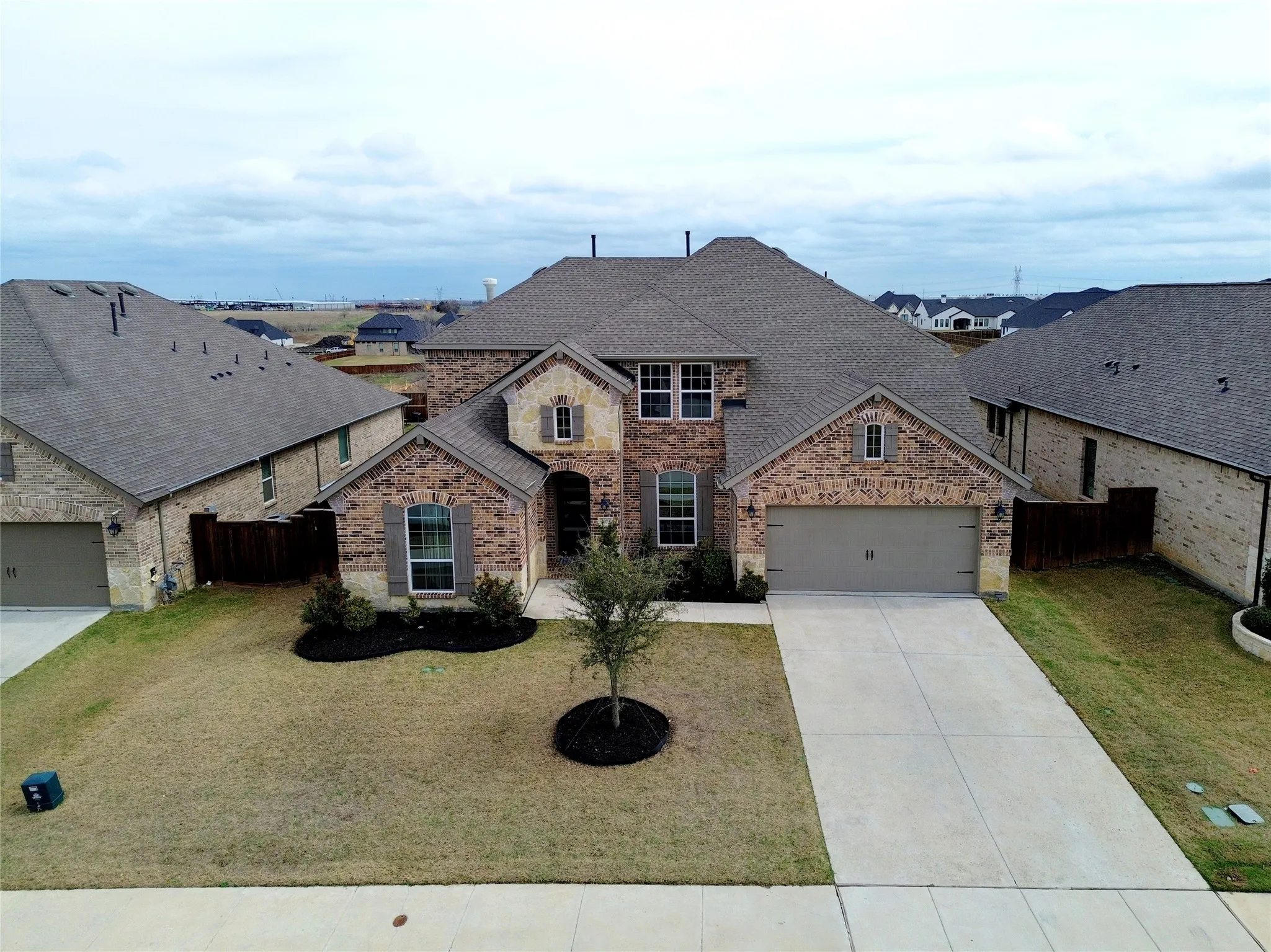 Single Family Residence For Rent in Tarrant County , 2073 Cloverfern Way, Haslet, Texas 76052, 4 Bedroom, 3 Bathroom, 2 Garage spaces, 3,448 Sqft, built in 2022, mls#21383452, Real Estate Agent in Haslet, Homes For Rent in Tarrant county, Homes For Rent in Haslet, Realtor in Haslet Texas, Real Estate Brokerage Independent Realty Texas, Luminita Cordes Realtor