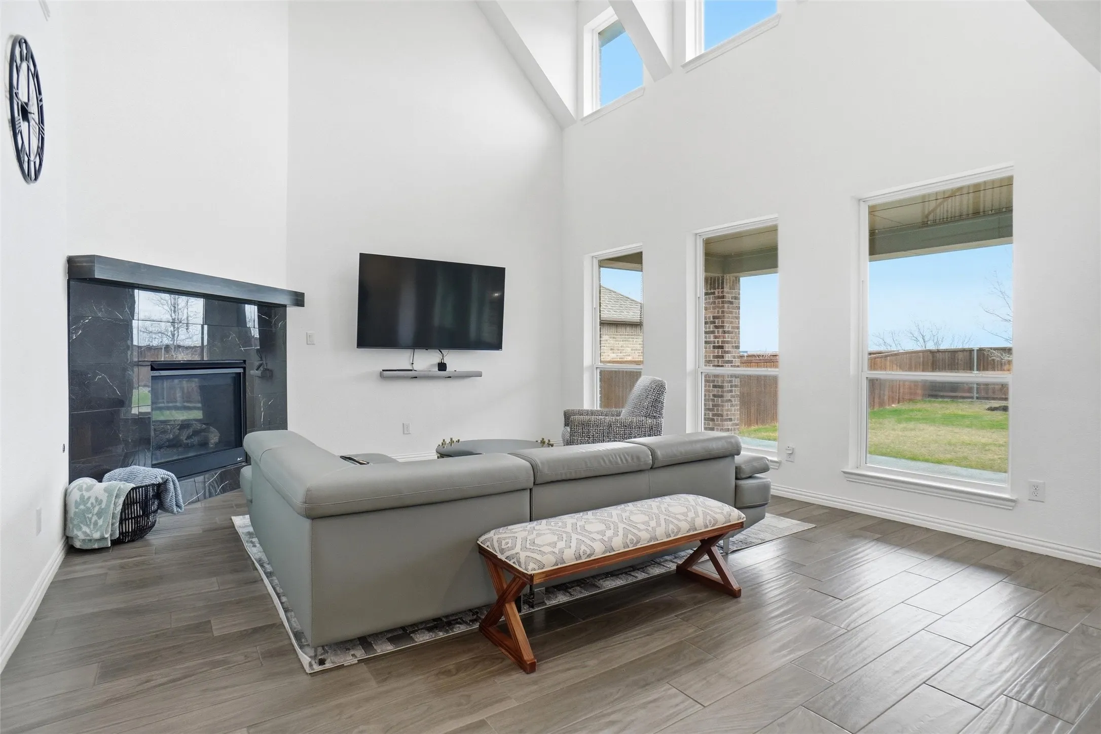 Single Family Residence For Rent in Tarrant County , 2073 Cloverfern Way, Haslet, Texas 76052, 4 Bedroom, 3 Bathroom, 2 Garage spaces, 3,448 Sqft, built in 2022, mls#21383452, Real Estate Agent in Haslet, Homes For Rent in Tarrant county, Homes For Rent in Haslet, Realtor in Haslet Texas, Real Estate Brokerage Independent Realty Texas, Luminita Cordes Realtor