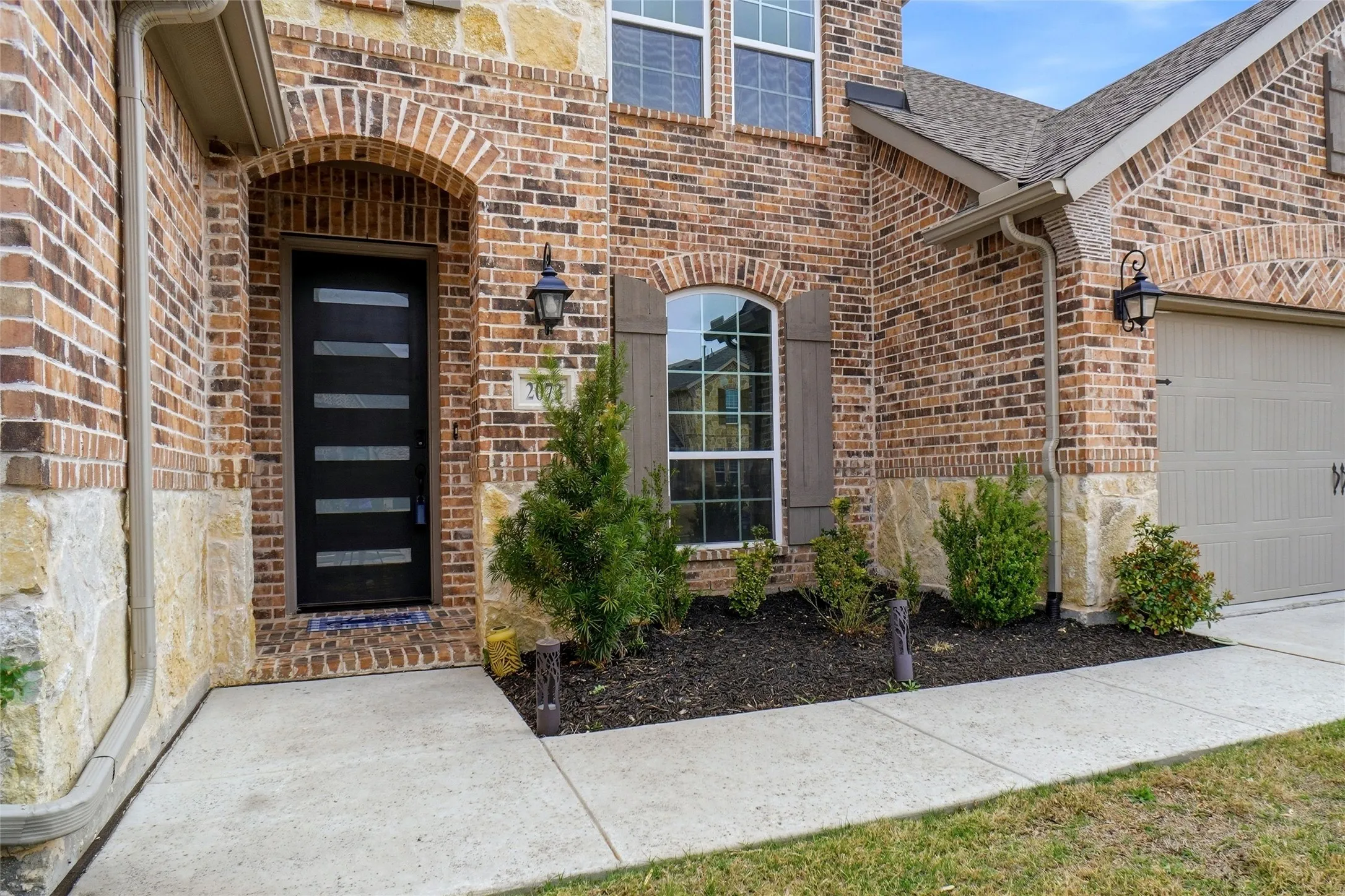 Single Family Residence For Rent in Tarrant County , 2073 Cloverfern Way, Haslet, Texas 76052, 4 Bedroom, 3 Bathroom, 2 Garage spaces, 3,448 Sqft, built in 2022, mls#21383452, Real Estate Agent in Haslet, Homes For Rent in Tarrant county, Homes For Rent in Haslet, Realtor in Haslet Texas, Real Estate Brokerage Independent Realty Texas, Luminita Cordes Realtor