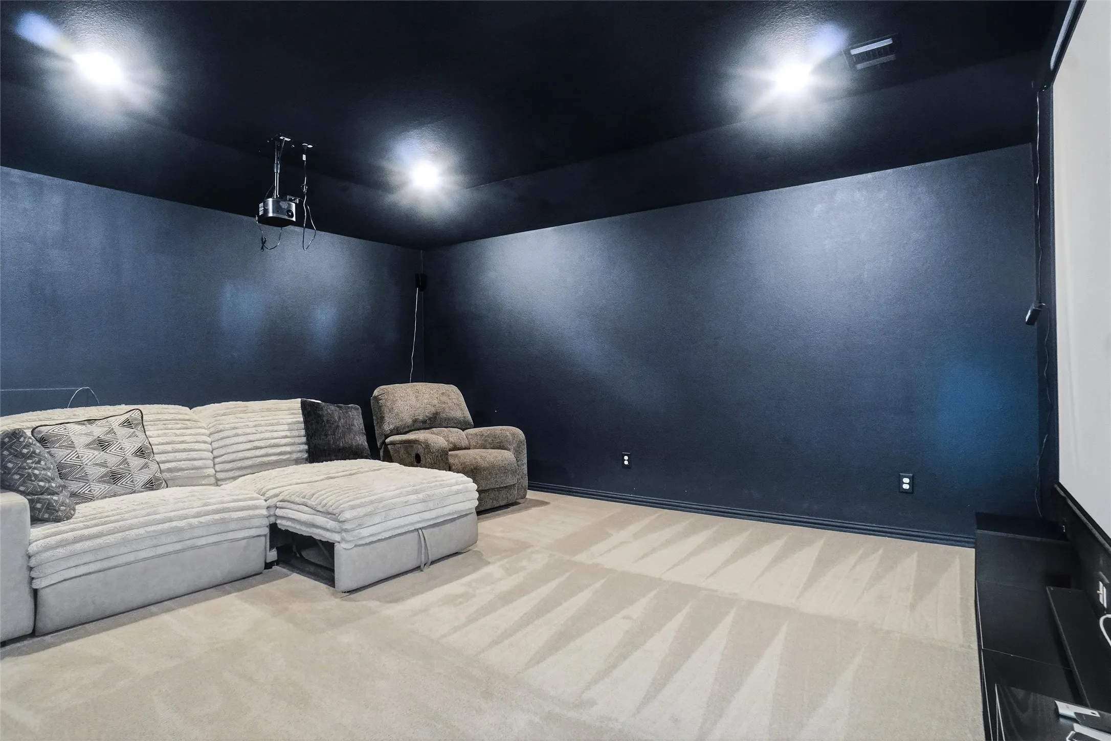 Single Family Residence For Rent in Tarrant County , 2073 Cloverfern Way, Haslet, Texas 76052, 4 Bedroom, 3 Bathroom, 2 Garage spaces, 3,448 Sqft, built in 2022, mls#21383452, Real Estate Agent in Haslet, Homes For Rent in Tarrant county, Homes For Rent in Haslet, Realtor in Haslet Texas, Real Estate Brokerage Independent Realty Texas, Luminita Cordes Realtor