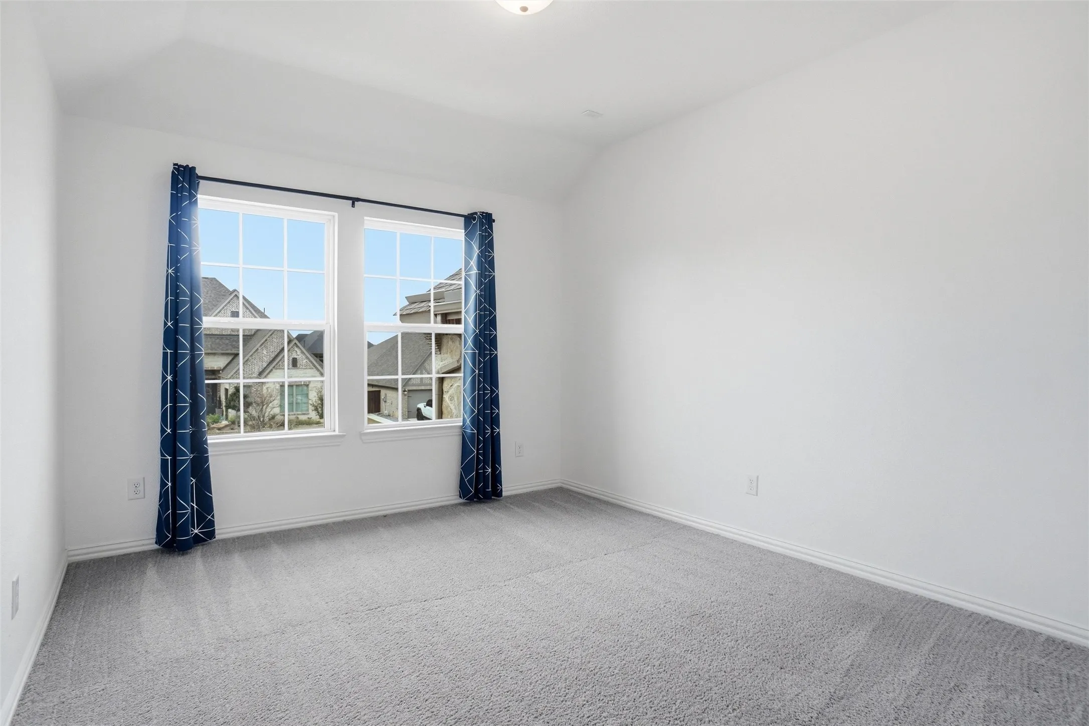 Single Family Residence For Rent in Tarrant County , 2073 Cloverfern Way, Haslet, Texas 76052, 4 Bedroom, 3 Bathroom, 2 Garage spaces, 3,448 Sqft, built in 2022, mls#21383452, Real Estate Agent in Haslet, Homes For Rent in Tarrant county, Homes For Rent in Haslet, Realtor in Haslet Texas, Real Estate Brokerage Independent Realty Texas, Luminita Cordes Realtor