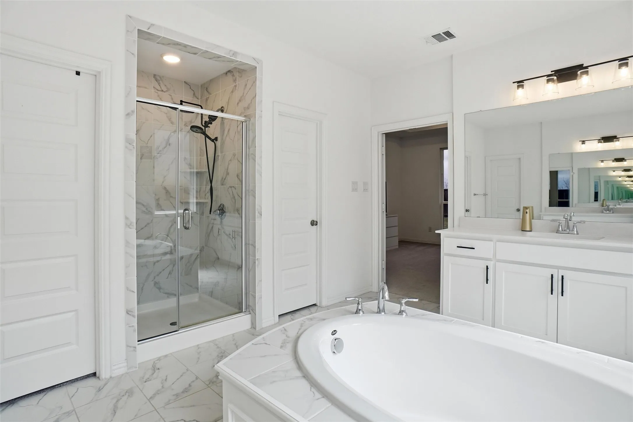 Single Family Residence For Rent in Tarrant County , 2073 Cloverfern Way, Haslet, Texas 76052, 4 Bedroom, 3 Bathroom, 2 Garage spaces, 3,448 Sqft, built in 2022, mls#21383452, Real Estate Agent in Haslet, Homes For Rent in Tarrant county, Homes For Rent in Haslet, Realtor in Haslet Texas, Real Estate Brokerage Independent Realty Texas, Luminita Cordes Realtor