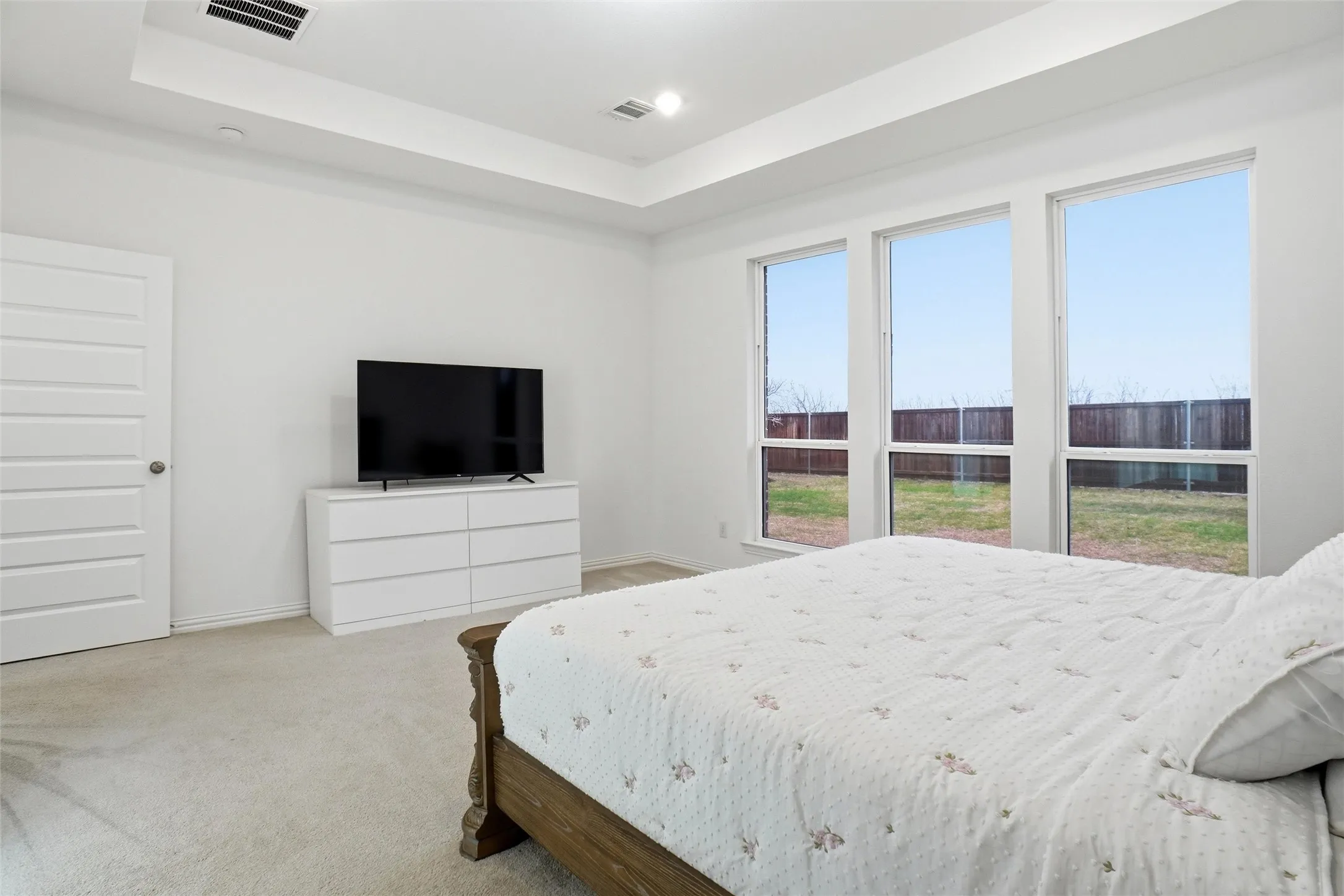 Single Family Residence For Rent in Tarrant County , 2073 Cloverfern Way, Haslet, Texas 76052, 4 Bedroom, 3 Bathroom, 2 Garage spaces, 3,448 Sqft, built in 2022, mls#21383452, Real Estate Agent in Haslet, Homes For Rent in Tarrant county, Homes For Rent in Haslet, Realtor in Haslet Texas, Real Estate Brokerage Independent Realty Texas, Luminita Cordes Realtor