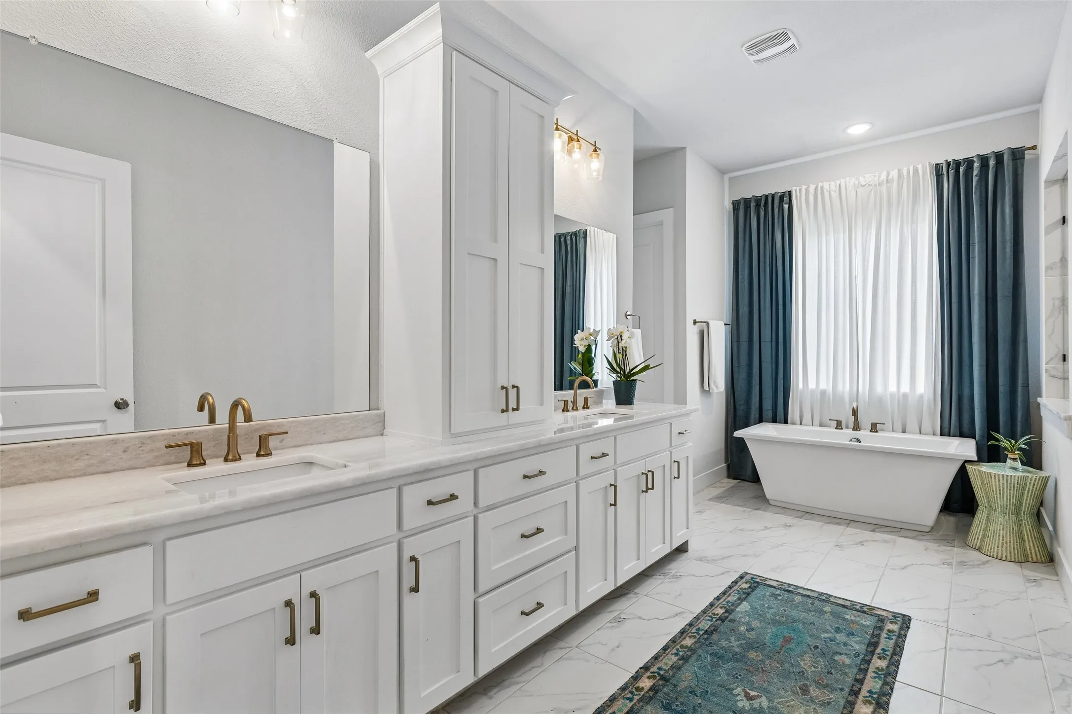 Single Family Residence For Sale in Collin County , 13073 Cabana Drive, Frisco, Texas 75035, 4 Bedroom, 3 Bathroom, 2 Garage spaces, 3,622 Sqft, built in 2020, mls#21383074, Real Estate Agent in Frisco, Homes For Sale in Collin county, Homes For Sale in Frisco, Realtor in Frisco Texas, Real Estate Brokerage Independent Realty Texas, Luminita Cordes Realtor