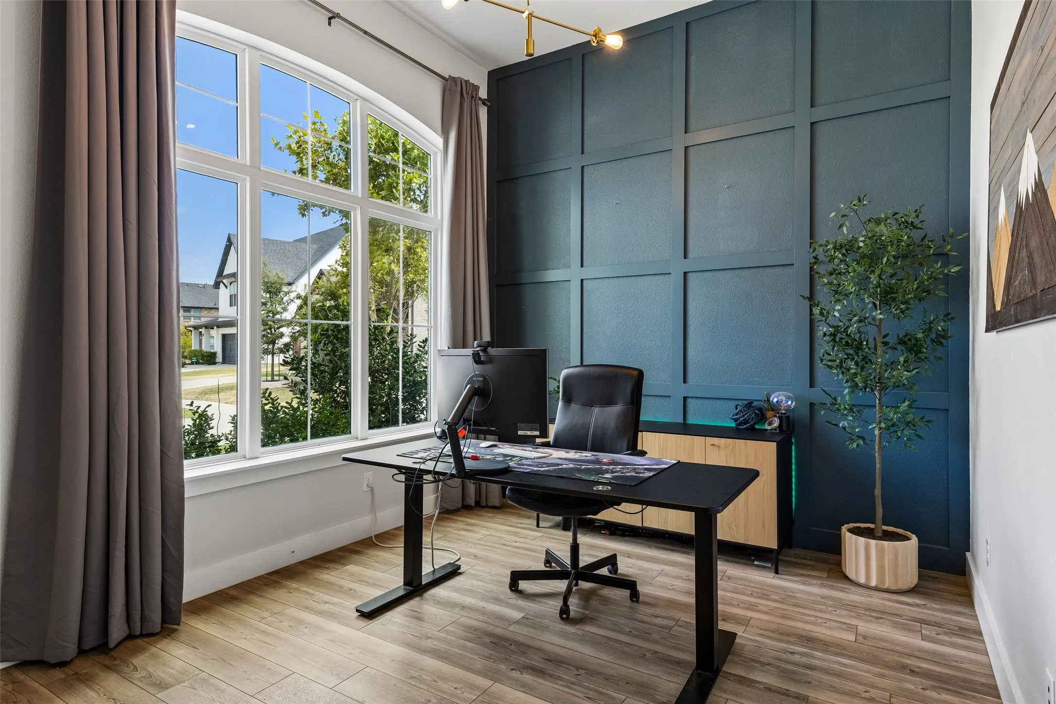 Single Family Residence For Sale in Collin County , 13073 Cabana Drive, Frisco, Texas 75035, 4 Bedroom, 3 Bathroom, 2 Garage spaces, 3,622 Sqft, built in 2020, mls#21383074, Real Estate Agent in Frisco, Homes For Sale in Collin county, Homes For Sale in Frisco, Realtor in Frisco Texas, Real Estate Brokerage Independent Realty Texas, Luminita Cordes Realtor