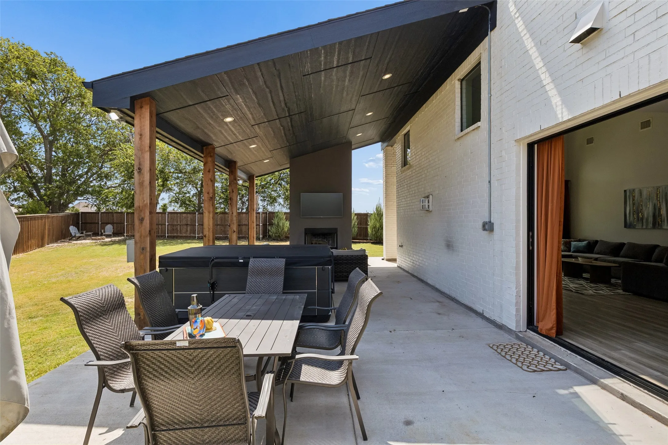 Single Family Residence For Sale in Collin County , 13073 Cabana Drive, Frisco, Texas 75035, 4 Bedroom, 3 Bathroom, 2 Garage spaces, 3,622 Sqft, built in 2020, mls#21383074, Real Estate Agent in Frisco, Homes For Sale in Collin county, Homes For Sale in Frisco, Realtor in Frisco Texas, Real Estate Brokerage Independent Realty Texas, Luminita Cordes Realtor