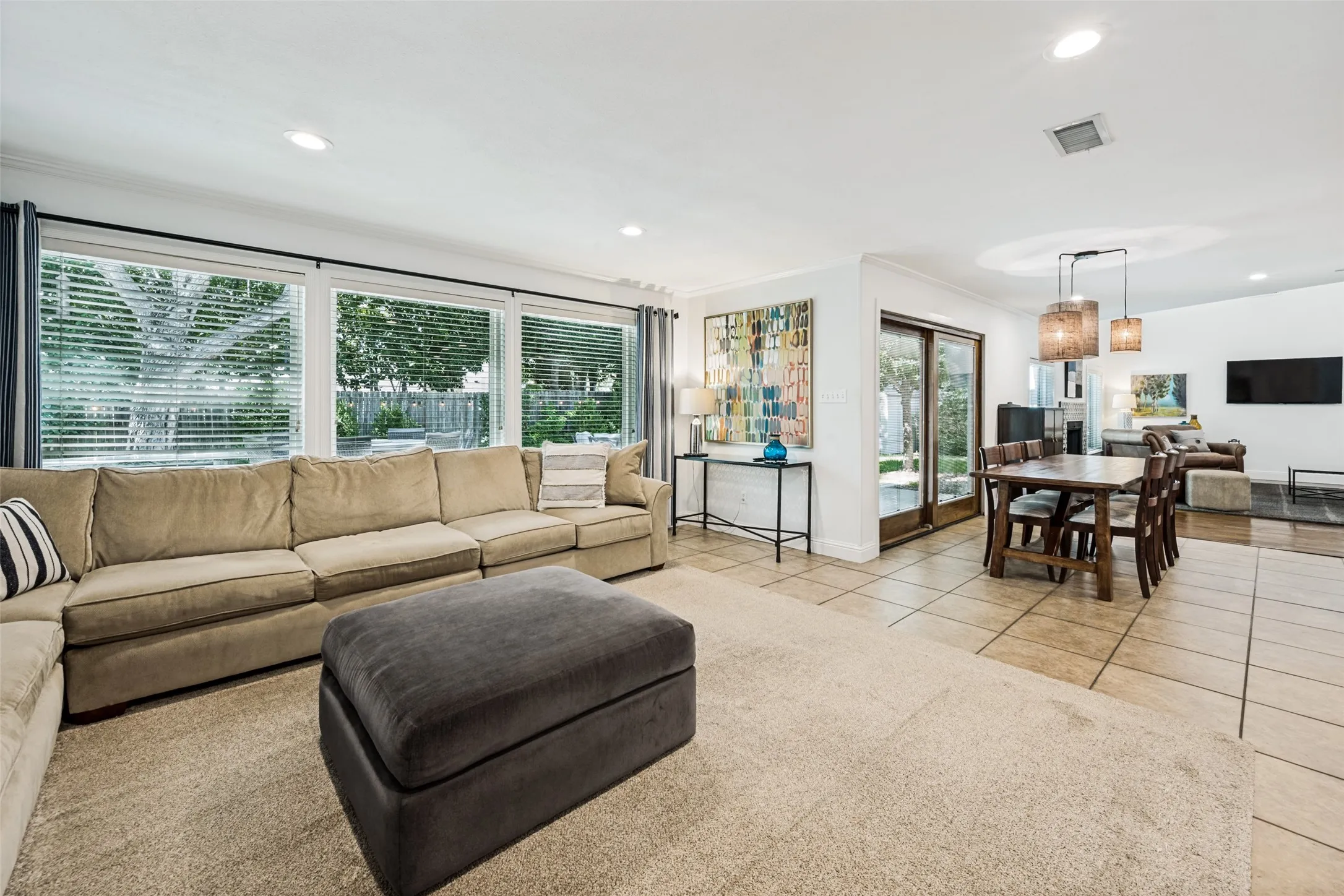 Single Family Residence For Sale in Tarrant County , 3614 Lake Pontchartrain Drive, Arlington, Texas 76016, 4 Bedroom, 3 Bathroom, 2 Garage spaces, 2,809 Sqft, built in 1979, mls#21383422, Real Estate Agent in Arlington, Homes For Sale in Tarrant county, Homes For Sale in Arlington, Realtor in Arlington Texas, Real Estate Brokerage Independent Realty Texas, Luminita Cordes Realtor