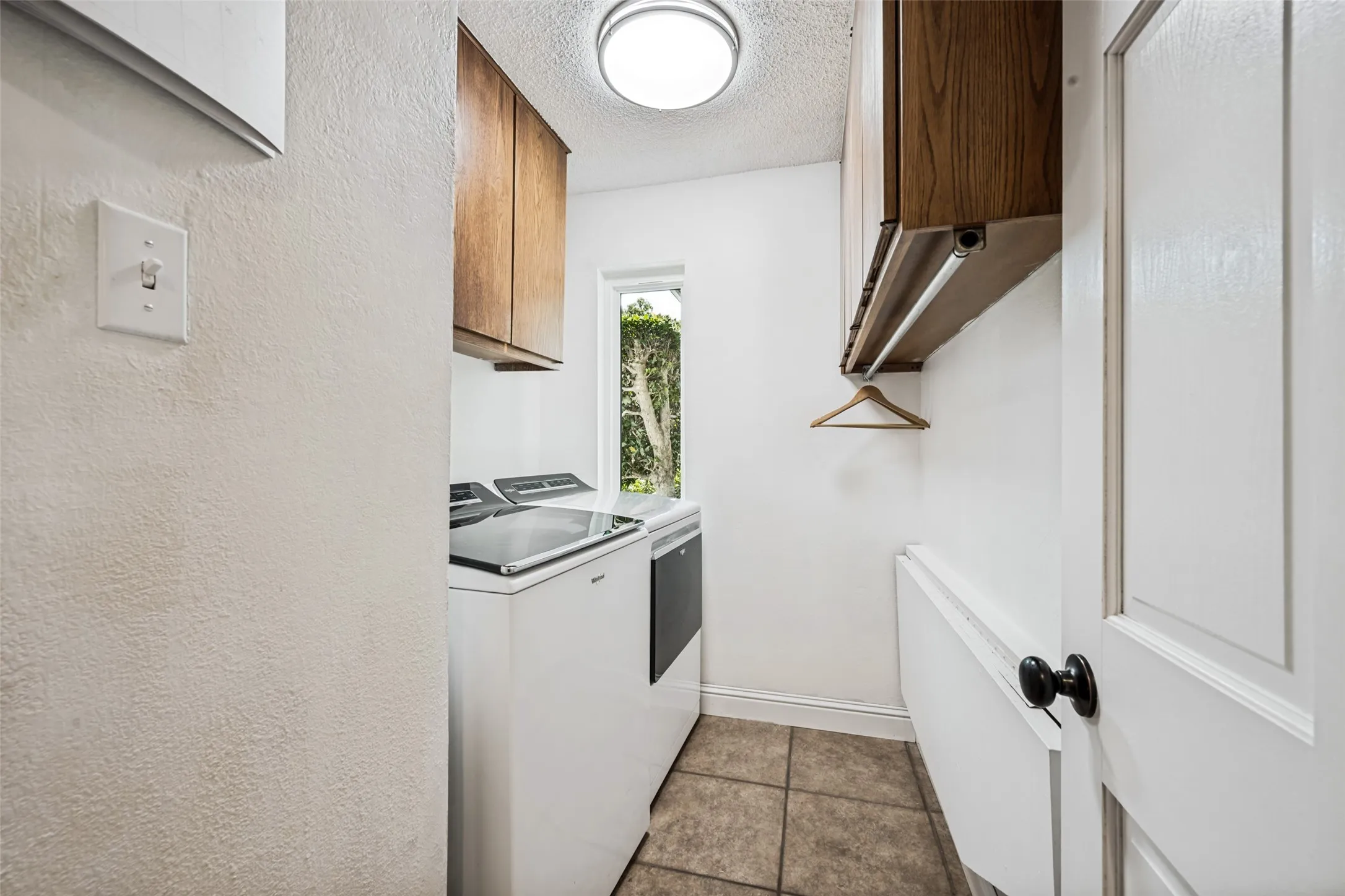 Single Family Residence For Sale in Tarrant County , 3614 Lake Pontchartrain Drive, Arlington, Texas 76016, 4 Bedroom, 3 Bathroom, 2 Garage spaces, 2,809 Sqft, built in 1979, mls#21383422, Real Estate Agent in Arlington, Homes For Sale in Tarrant county, Homes For Sale in Arlington, Realtor in Arlington Texas, Real Estate Brokerage Independent Realty Texas, Luminita Cordes Realtor