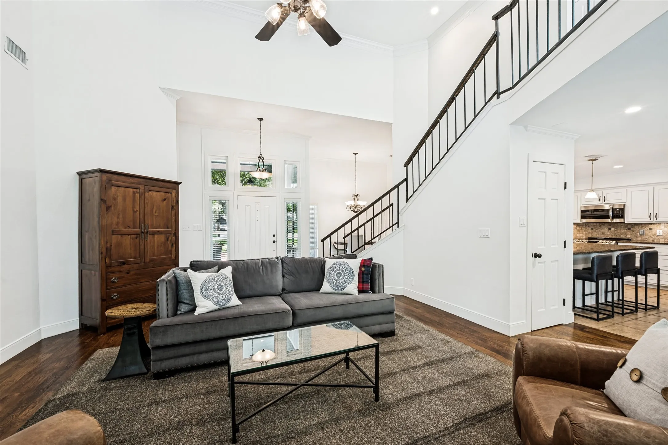 Single Family Residence For Sale in Tarrant County , 3614 Lake Pontchartrain Drive, Arlington, Texas 76016, 4 Bedroom, 3 Bathroom, 2 Garage spaces, 2,809 Sqft, built in 1979, mls#21383422, Real Estate Agent in Arlington, Homes For Sale in Tarrant county, Homes For Sale in Arlington, Realtor in Arlington Texas, Real Estate Brokerage Independent Realty Texas, Luminita Cordes Realtor