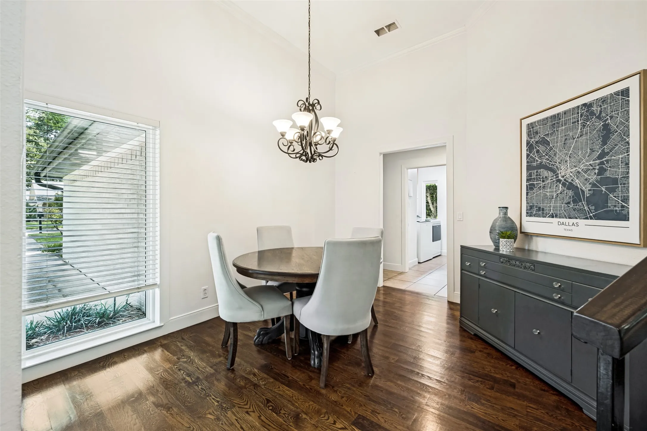 Single Family Residence For Sale in Tarrant County , 3614 Lake Pontchartrain Drive, Arlington, Texas 76016, 4 Bedroom, 3 Bathroom, 2 Garage spaces, 2,809 Sqft, built in 1979, mls#21383422, Real Estate Agent in Arlington, Homes For Sale in Tarrant county, Homes For Sale in Arlington, Realtor in Arlington Texas, Real Estate Brokerage Independent Realty Texas, Luminita Cordes Realtor
