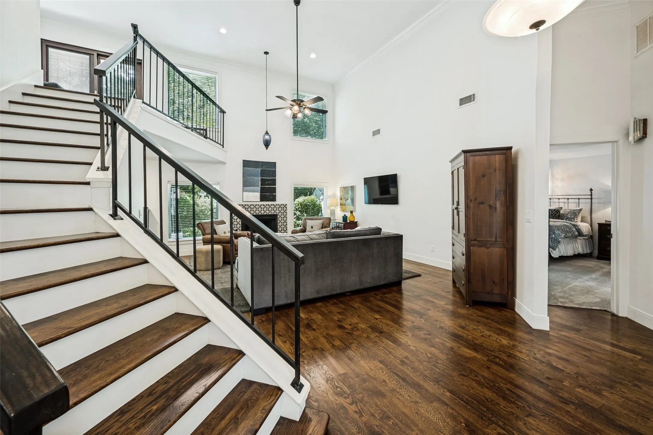Single Family Residence For Sale in Tarrant County , 3614 Lake Pontchartrain Drive, Arlington, Texas 76016, 4 Bedroom, 3 Bathroom, 2 Garage spaces, 2,809 Sqft, built in 1979, mls#21383422, Real Estate Agent in Arlington, Homes For Sale in Tarrant county, Homes For Sale in Arlington, Realtor in Arlington Texas, Real Estate Brokerage Independent Realty Texas, Luminita Cordes Realtor