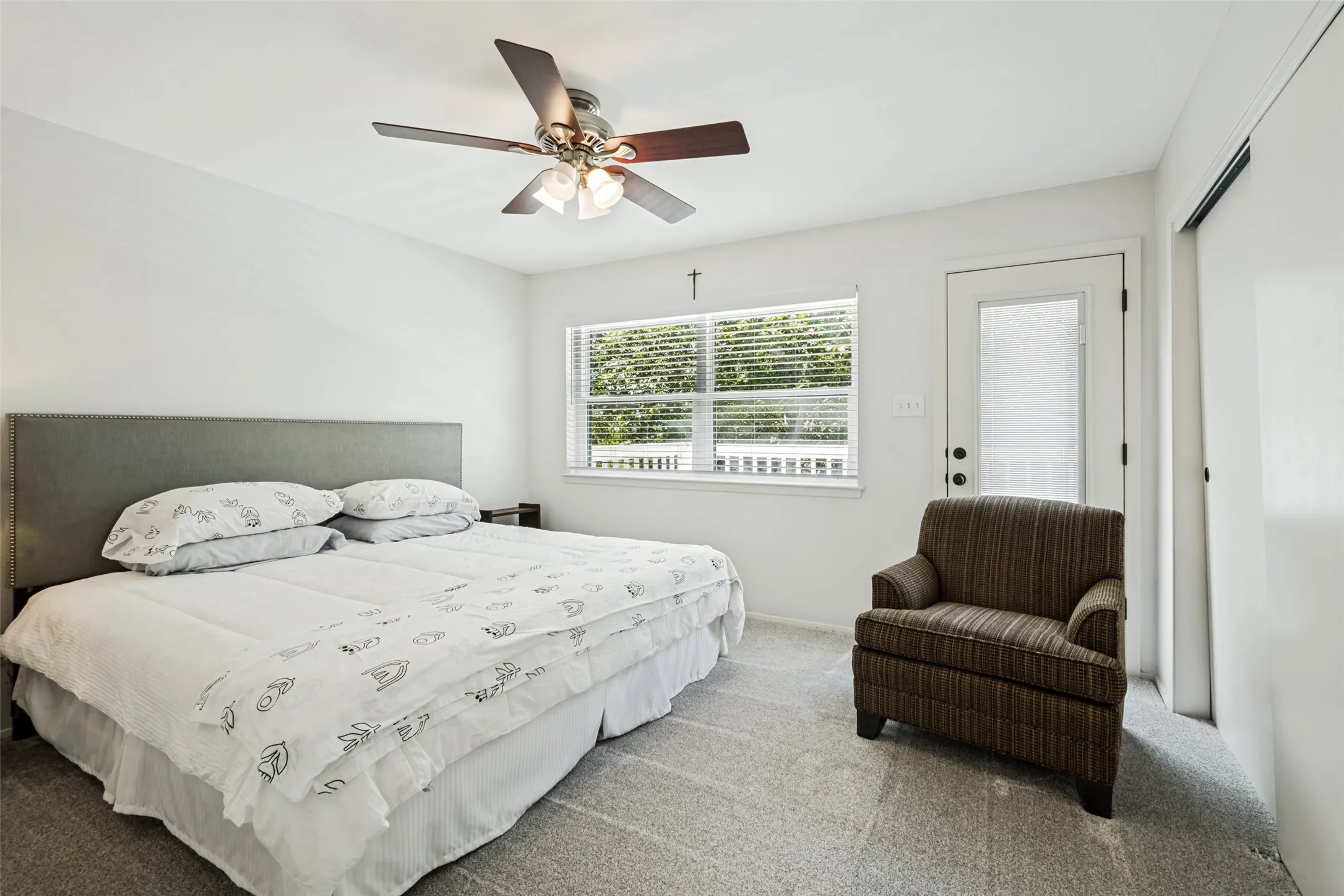 Single Family Residence For Sale in Tarrant County , 3614 Lake Pontchartrain Drive, Arlington, Texas 76016, 4 Bedroom, 3 Bathroom, 2 Garage spaces, 2,809 Sqft, built in 1979, mls#21383422, Real Estate Agent in Arlington, Homes For Sale in Tarrant county, Homes For Sale in Arlington, Realtor in Arlington Texas, Real Estate Brokerage Independent Realty Texas, Luminita Cordes Realtor