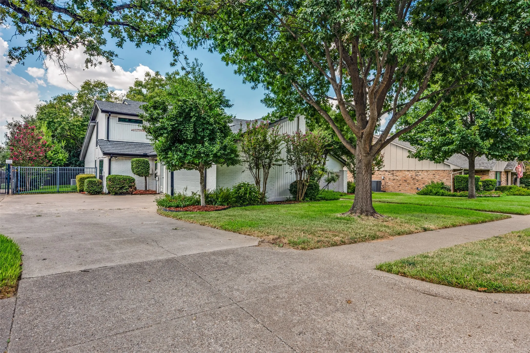 Single Family Residence For Sale in Tarrant County , 3614 Lake Pontchartrain Drive, Arlington, Texas 76016, 4 Bedroom, 3 Bathroom, 2 Garage spaces, 2,809 Sqft, built in 1979, mls#21383422, Real Estate Agent in Arlington, Homes For Sale in Tarrant county, Homes For Sale in Arlington, Realtor in Arlington Texas, Real Estate Brokerage Independent Realty Texas, Luminita Cordes Realtor