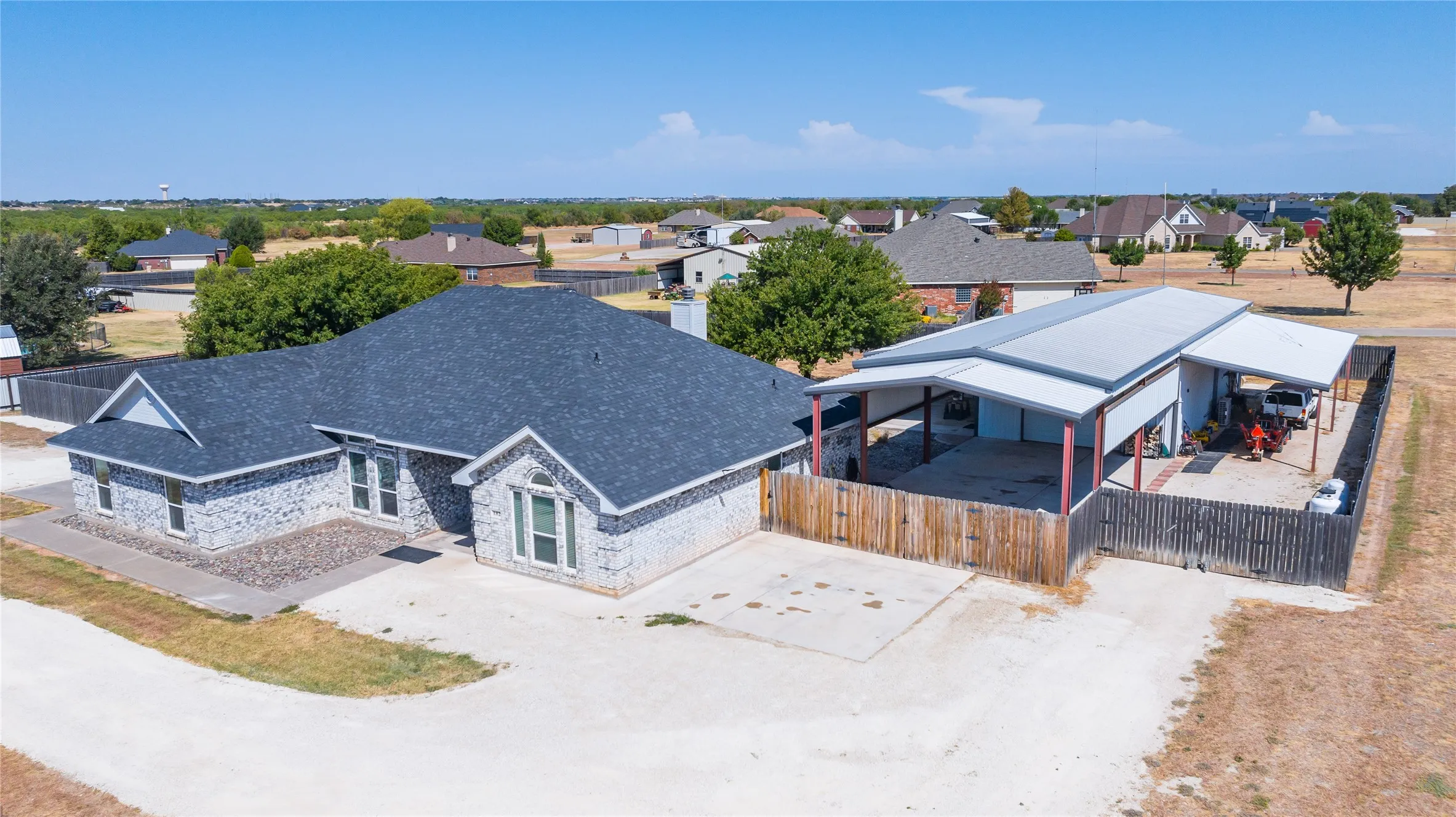 Single Family Residence For Sale in Taylor County , 182 Sugar Biscuit Lane, Abilene, Texas 79602, 4 Bedroom, 4 Bathroom, 2 Garage spaces, 1,972 Sqft, built in 2004, mls#21382352, Real Estate Agent in Abilene, Homes For Sale in Taylor county, Homes For Sale in Abilene, Realtor in Abilene Texas, Real Estate Brokerage Independent Realty Texas, Luminita Cordes Realtor