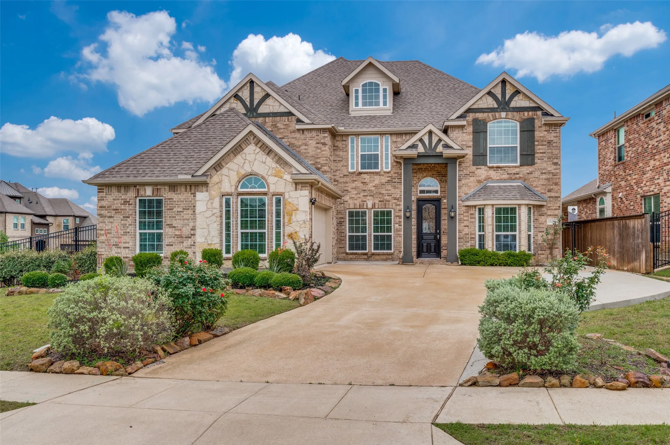 Single Family Residence For Sale in Collin County , 1824 Silvery Canoe Way, St Paul, Texas 75098, 7 Bedroom, 4 Bathroom, 2 Garage spaces, 4,273 Sqft, built in 2018, mls#21383989, Real Estate Agent in St Paul, Homes For Sale in Collin county, Homes For Sale in St Paul, Realtor in St Paul Texas, Real Estate Brokerage Independent Realty Texas, Luminita Cordes Realtor
