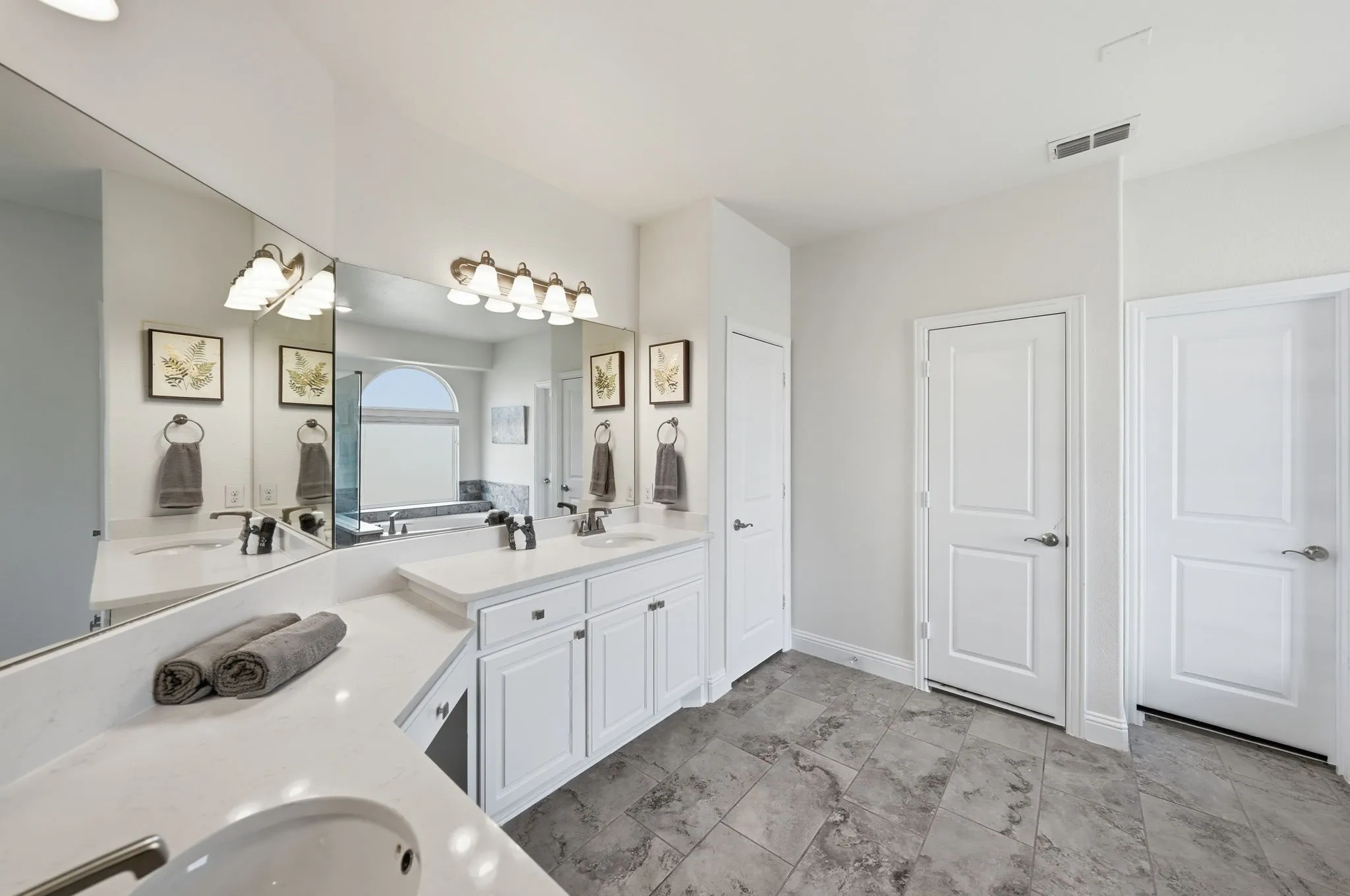 Single Family Residence For Sale in Collin County , 1824 Silvery Canoe Way, St Paul, Texas 75098, 7 Bedroom, 4 Bathroom, 2 Garage spaces, 4,273 Sqft, built in 2018, mls#21383989, Real Estate Agent in St Paul, Homes For Sale in Collin county, Homes For Sale in St Paul, Realtor in St Paul Texas, Real Estate Brokerage Independent Realty Texas, Luminita Cordes Realtor