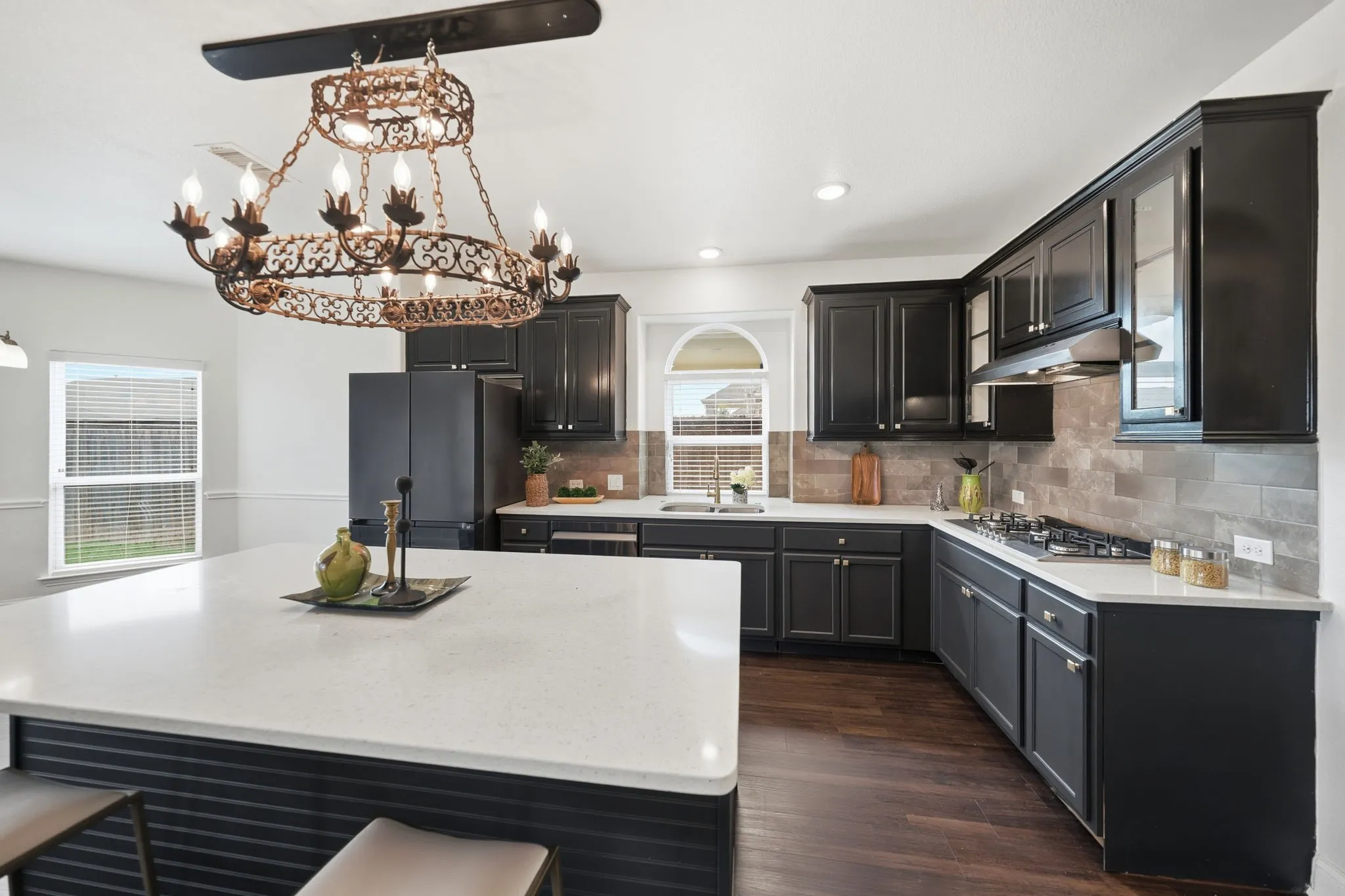 Single Family Residence For Sale in Collin County , 1824 Silvery Canoe Way, St Paul, Texas 75098, 7 Bedroom, 4 Bathroom, 2 Garage spaces, 4,273 Sqft, built in 2018, mls#21383989, Real Estate Agent in St Paul, Homes For Sale in Collin county, Homes For Sale in St Paul, Realtor in St Paul Texas, Real Estate Brokerage Independent Realty Texas, Luminita Cordes Realtor
