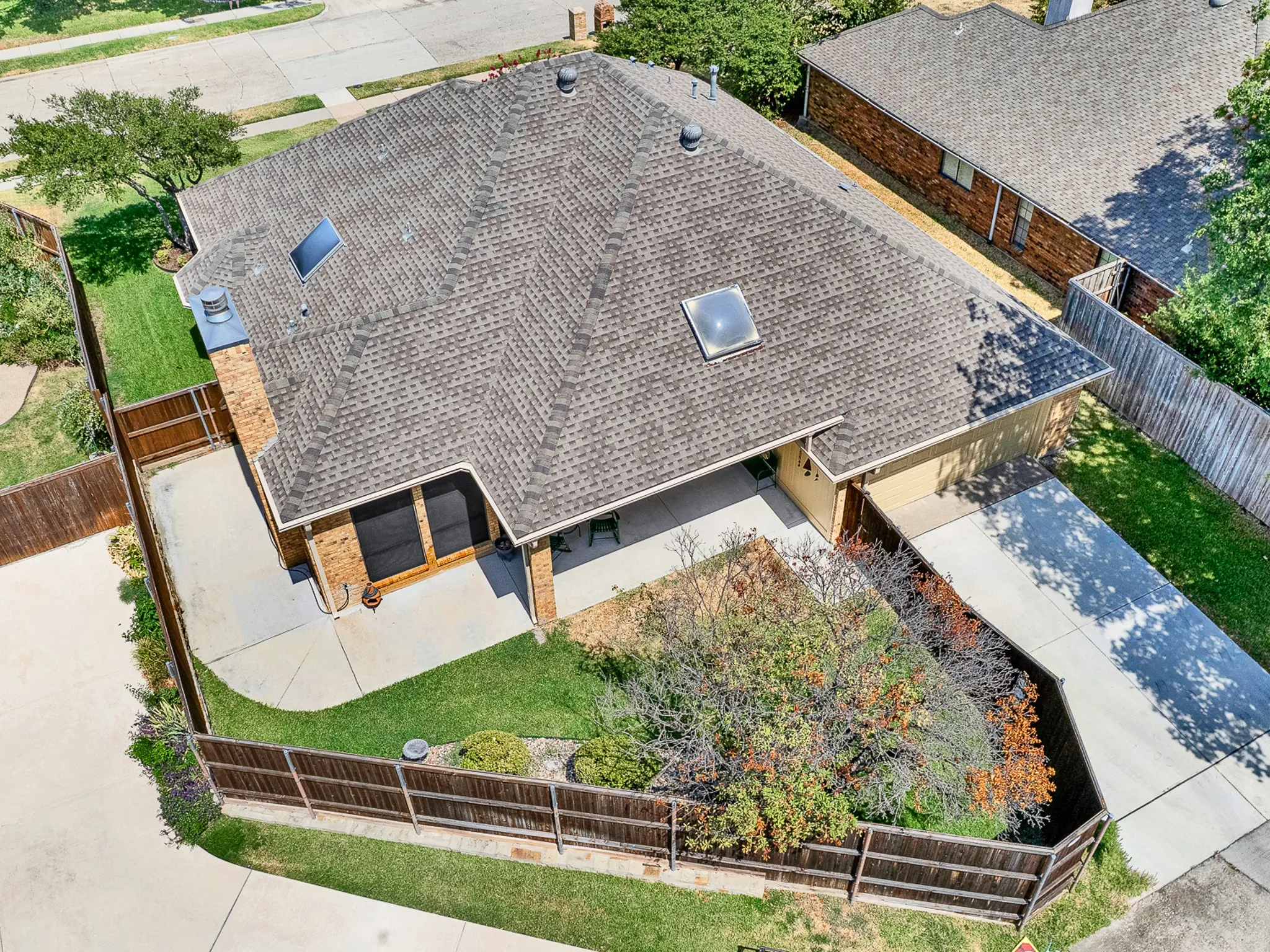 Single Family Residence For Sale in Collin County , 3304 Ashington Lane, Plano, Texas 75023, 3 Bedroom, 2 Bathroom, 2 Garage spaces, 1,910 Sqft, built in 1987, mls#21382512, Real Estate Agent in Plano, Homes For Sale in Collin county, Homes For Sale in Plano, Realtor in Plano Texas, Real Estate Brokerage Independent Realty Texas, Luminita Cordes Realtor