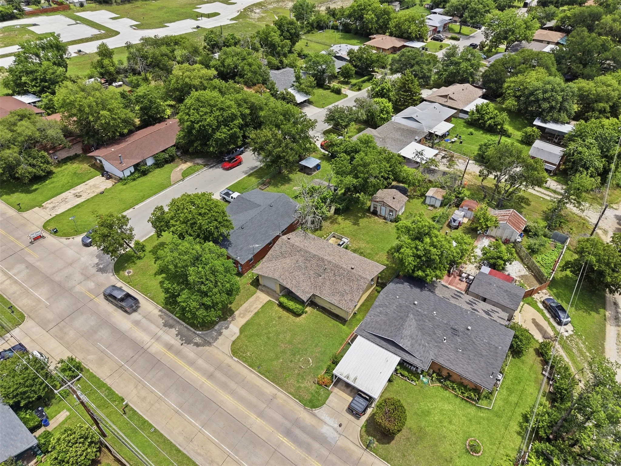 Single Family Residence For Sale in Tarrant County , 4304 Hodgkins Road, Lake Worth, Texas 76135, 3 Bedroom, 1 Bathroom, 1 Garage spaces, 1,101 Sqft, built in 1957, mls#21383991, Real Estate Agent in Lake Worth, Homes For Sale in Tarrant county, Homes For Sale in Lake Worth, Realtor in Lake Worth Texas, Real Estate Brokerage Independent Realty Texas, Luminita Cordes Realtor