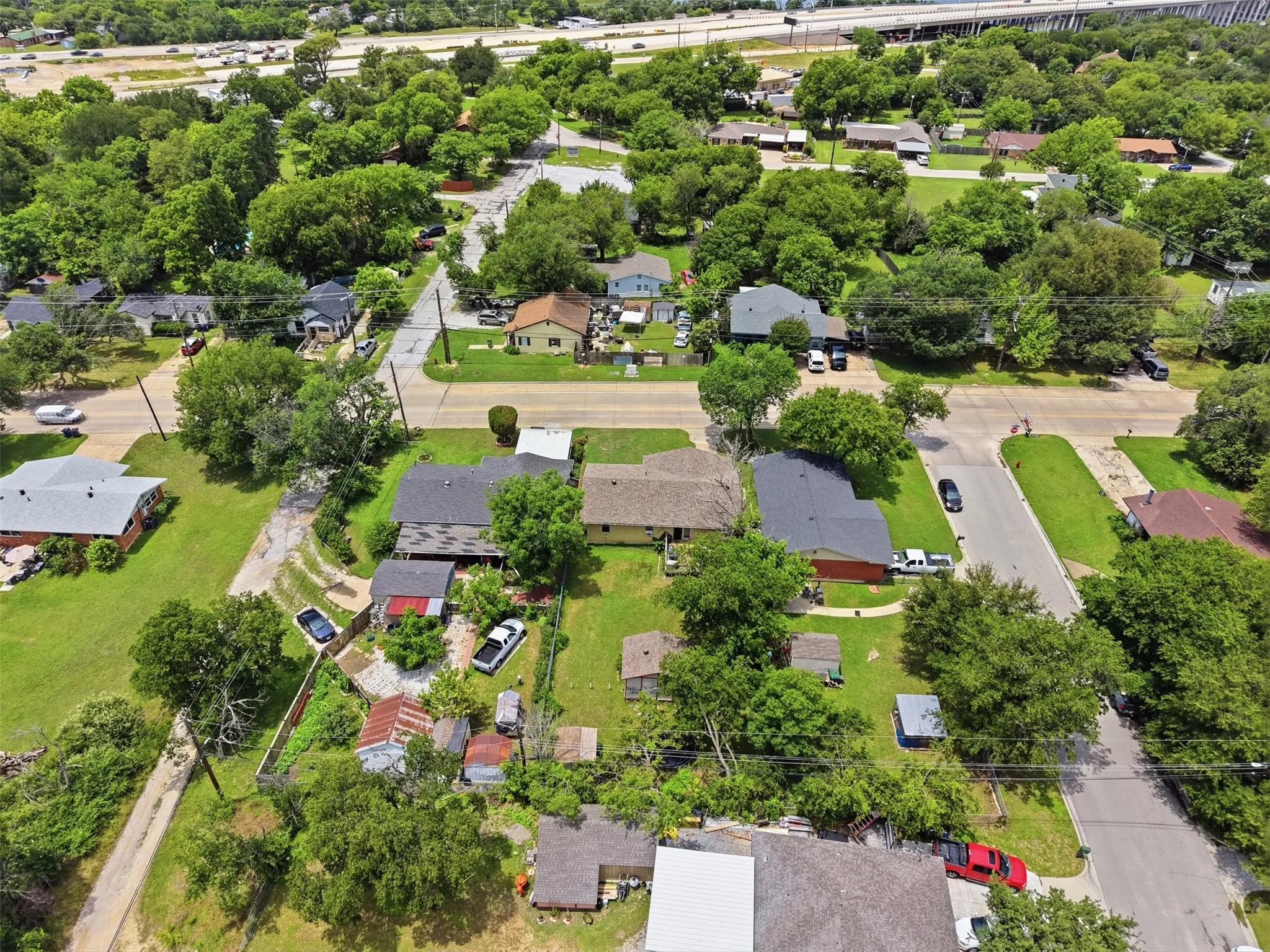 Single Family Residence For Sale in Tarrant County , 4304 Hodgkins Road, Lake Worth, Texas 76135, 3 Bedroom, 1 Bathroom, 1 Garage spaces, 1,101 Sqft, built in 1957, mls#21383991, Real Estate Agent in Lake Worth, Homes For Sale in Tarrant county, Homes For Sale in Lake Worth, Realtor in Lake Worth Texas, Real Estate Brokerage Independent Realty Texas, Luminita Cordes Realtor