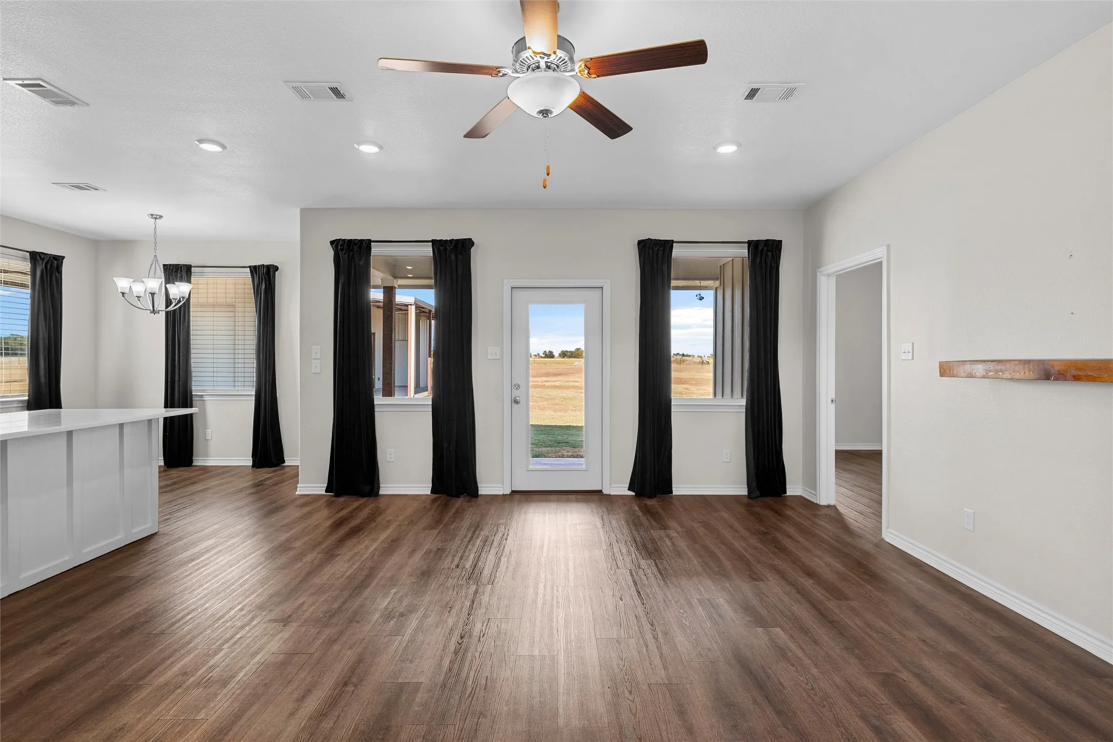 Single Family Residence For Sale in Mc Lennan County , 326 Lone Creek Drive, West, Texas 76691, 4 Bedroom, 2 Bathroom, Garage spaces, 1,897 Sqft, built in 2020, mls#21383539, Real Estate Agent in West, Homes For Sale in Mc Lennan county, Homes For Sale in West, Realtor in West Texas, Real Estate Brokerage Independent Realty Texas, Luminita Cordes Realtor