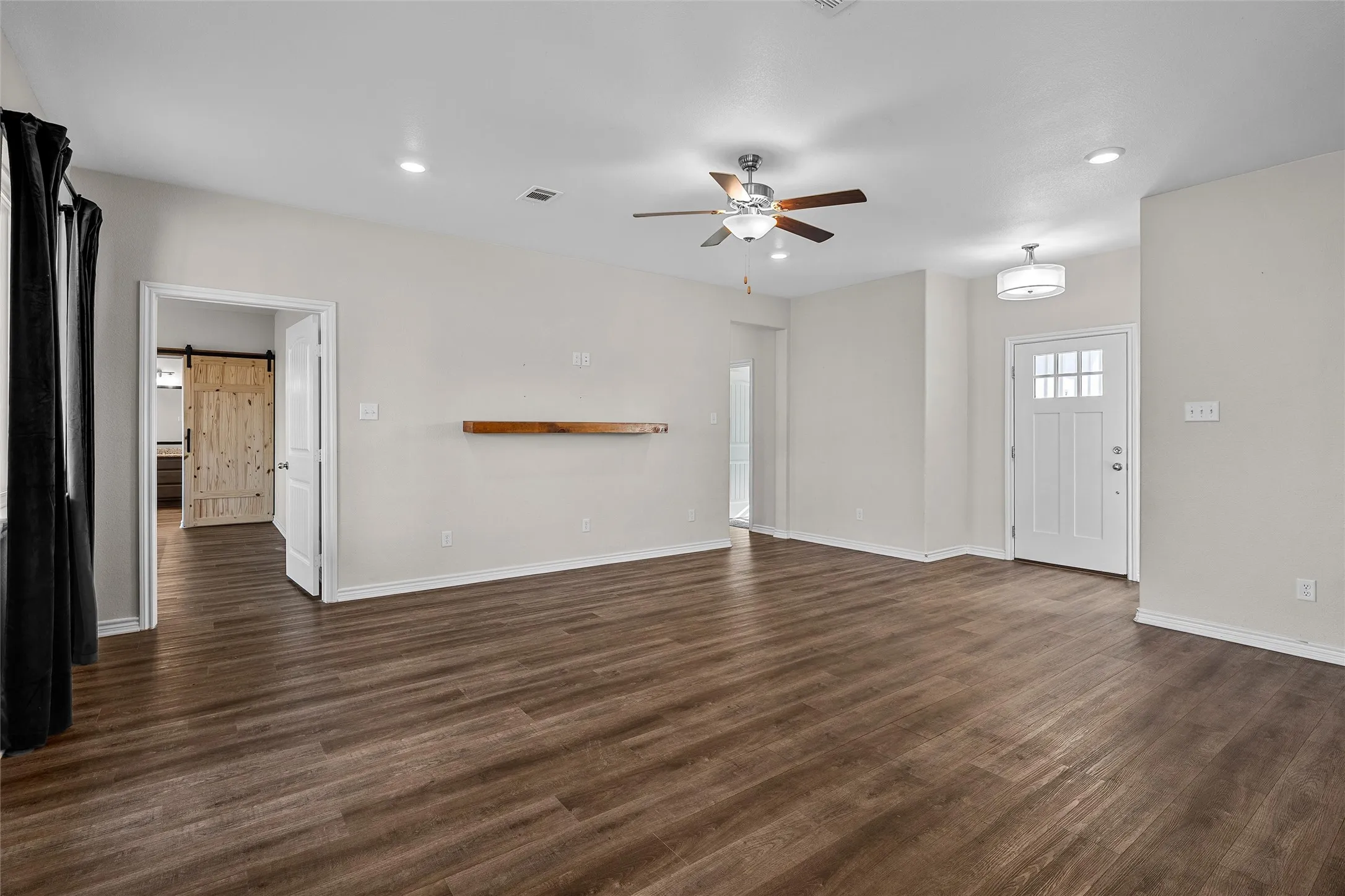 Single Family Residence For Sale in Mc Lennan County , 326 Lone Creek Drive, West, Texas 76691, 4 Bedroom, 2 Bathroom, Garage spaces, 1,897 Sqft, built in 2020, mls#21383539, Real Estate Agent in West, Homes For Sale in Mc Lennan county, Homes For Sale in West, Realtor in West Texas, Real Estate Brokerage Independent Realty Texas, Luminita Cordes Realtor