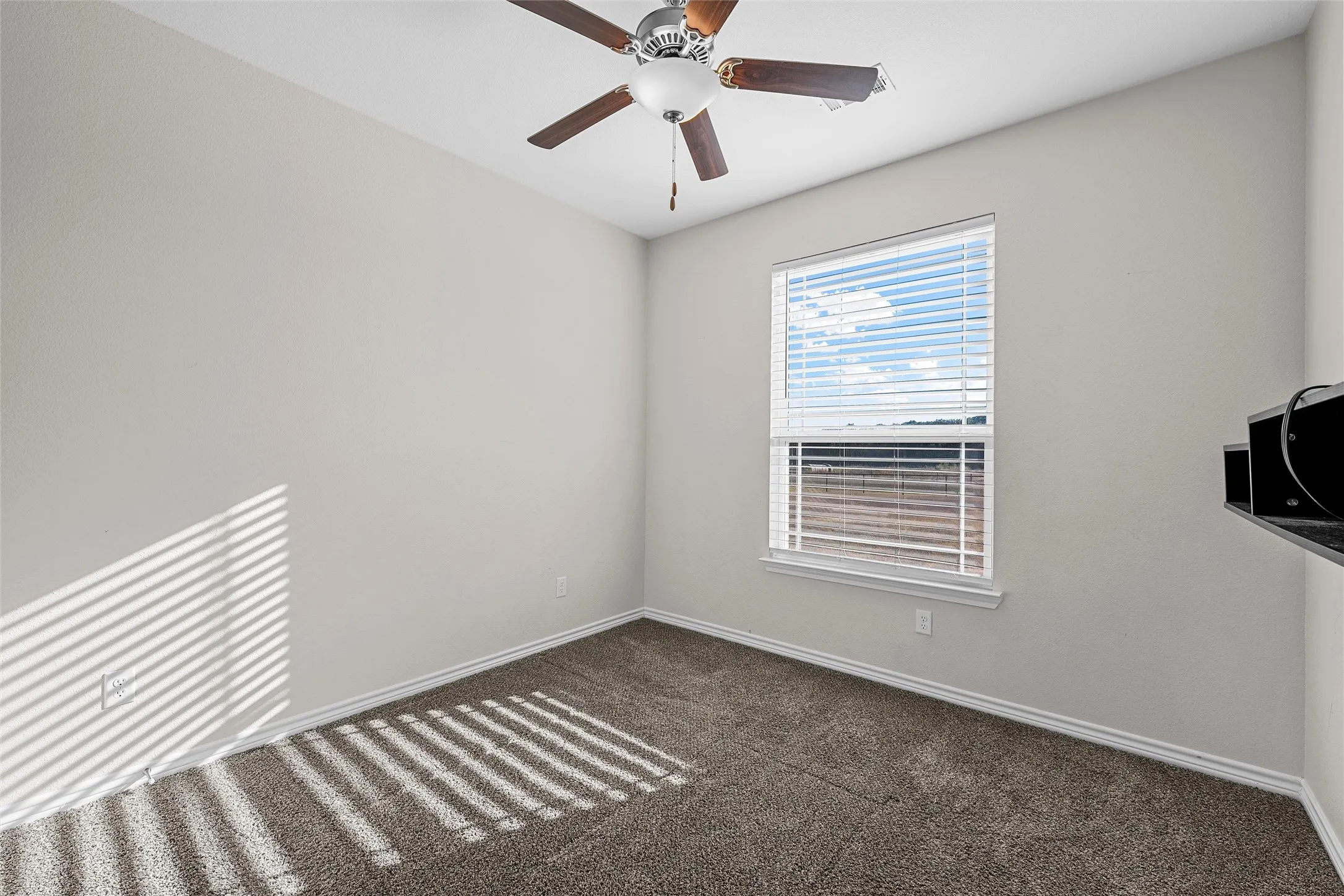 Single Family Residence For Sale in Mc Lennan County , 326 Lone Creek Drive, West, Texas 76691, 4 Bedroom, 2 Bathroom, Garage spaces, 1,897 Sqft, built in 2020, mls#21383539, Real Estate Agent in West, Homes For Sale in Mc Lennan county, Homes For Sale in West, Realtor in West Texas, Real Estate Brokerage Independent Realty Texas, Luminita Cordes Realtor