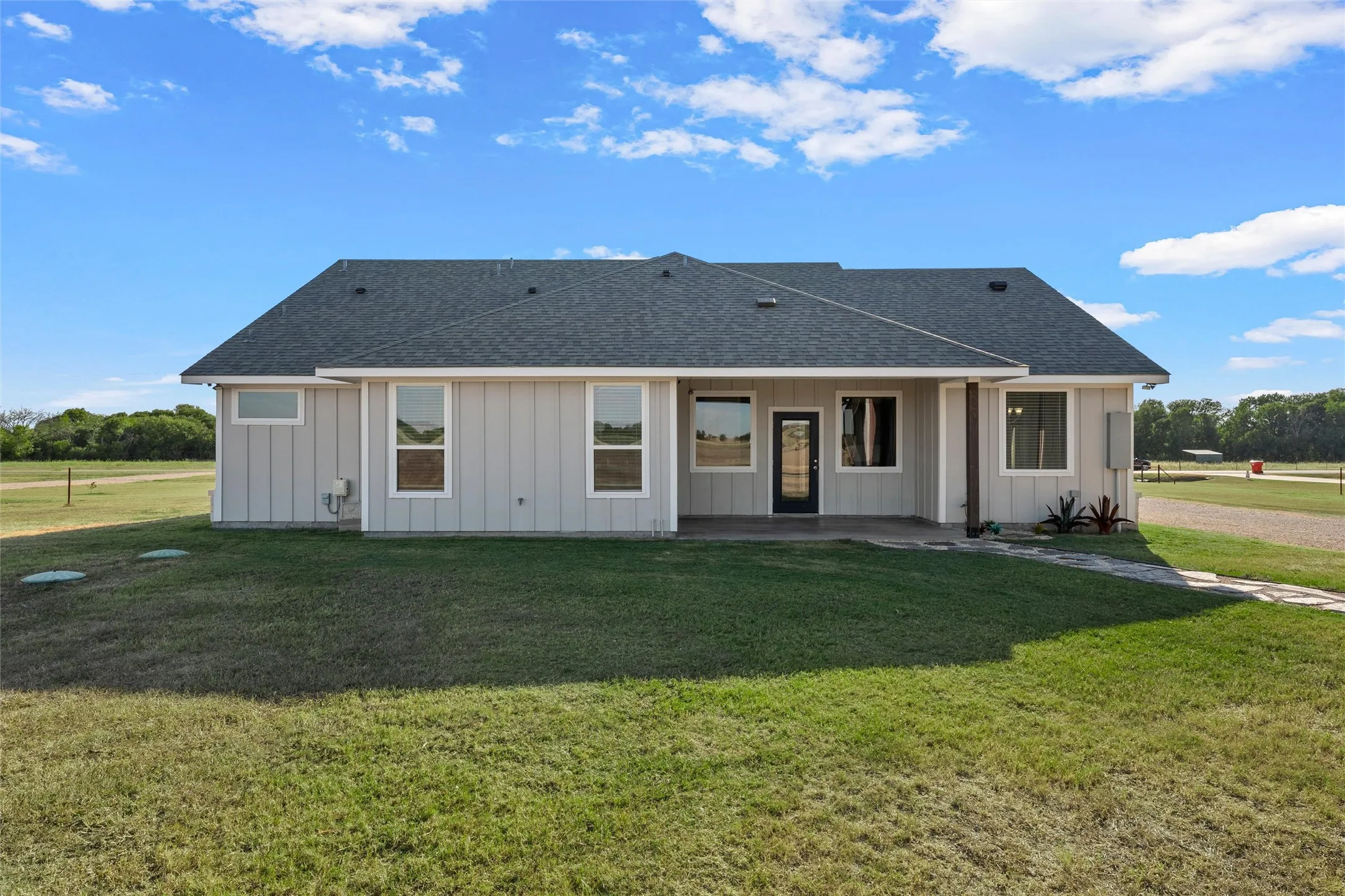 Single Family Residence For Sale in Mc Lennan County , 326 Lone Creek Drive, West, Texas 76691, 4 Bedroom, 2 Bathroom, Garage spaces, 1,897 Sqft, built in 2020, mls#21383539, Real Estate Agent in West, Homes For Sale in Mc Lennan county, Homes For Sale in West, Realtor in West Texas, Real Estate Brokerage Independent Realty Texas, Luminita Cordes Realtor