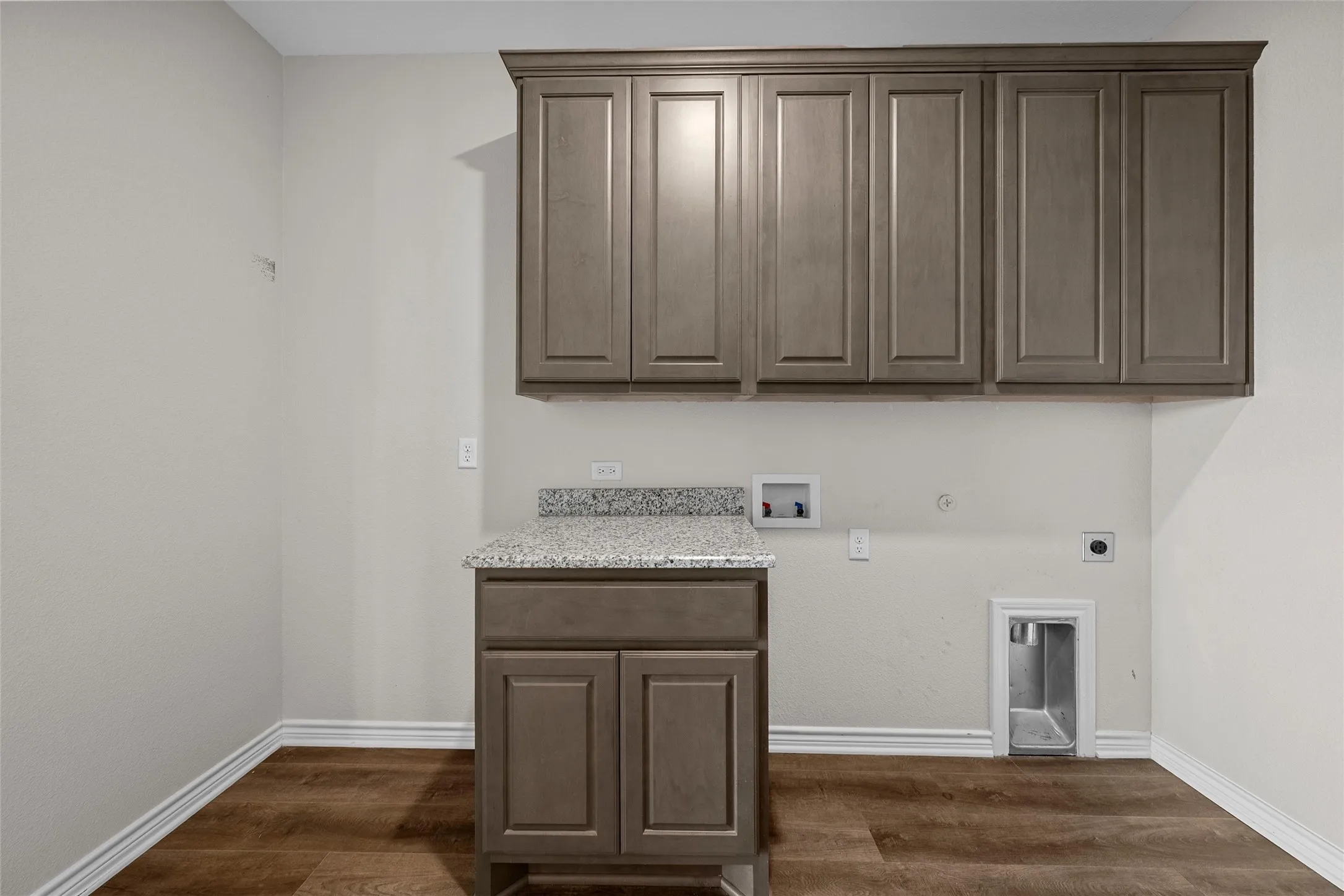Single Family Residence For Sale in Mc Lennan County , 326 Lone Creek Drive, West, Texas 76691, 4 Bedroom, 2 Bathroom, Garage spaces, 1,897 Sqft, built in 2020, mls#21383539, Real Estate Agent in West, Homes For Sale in Mc Lennan county, Homes For Sale in West, Realtor in West Texas, Real Estate Brokerage Independent Realty Texas, Luminita Cordes Realtor