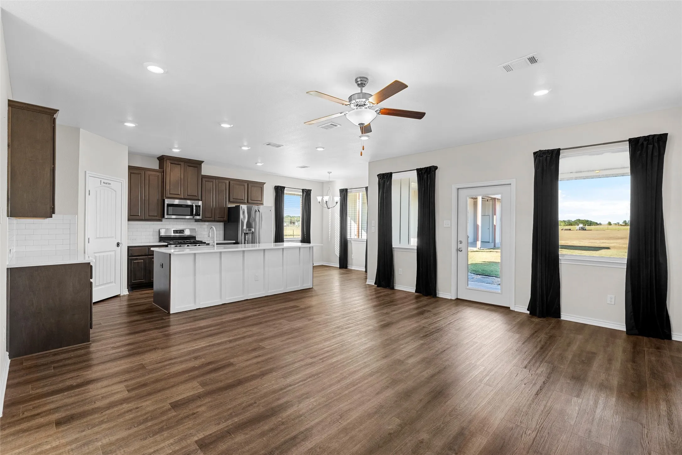 Single Family Residence For Sale in Mc Lennan County , 326 Lone Creek Drive, West, Texas 76691, 4 Bedroom, 2 Bathroom, Garage spaces, 1,897 Sqft, built in 2020, mls#21383539, Real Estate Agent in West, Homes For Sale in Mc Lennan county, Homes For Sale in West, Realtor in West Texas, Real Estate Brokerage Independent Realty Texas, Luminita Cordes Realtor