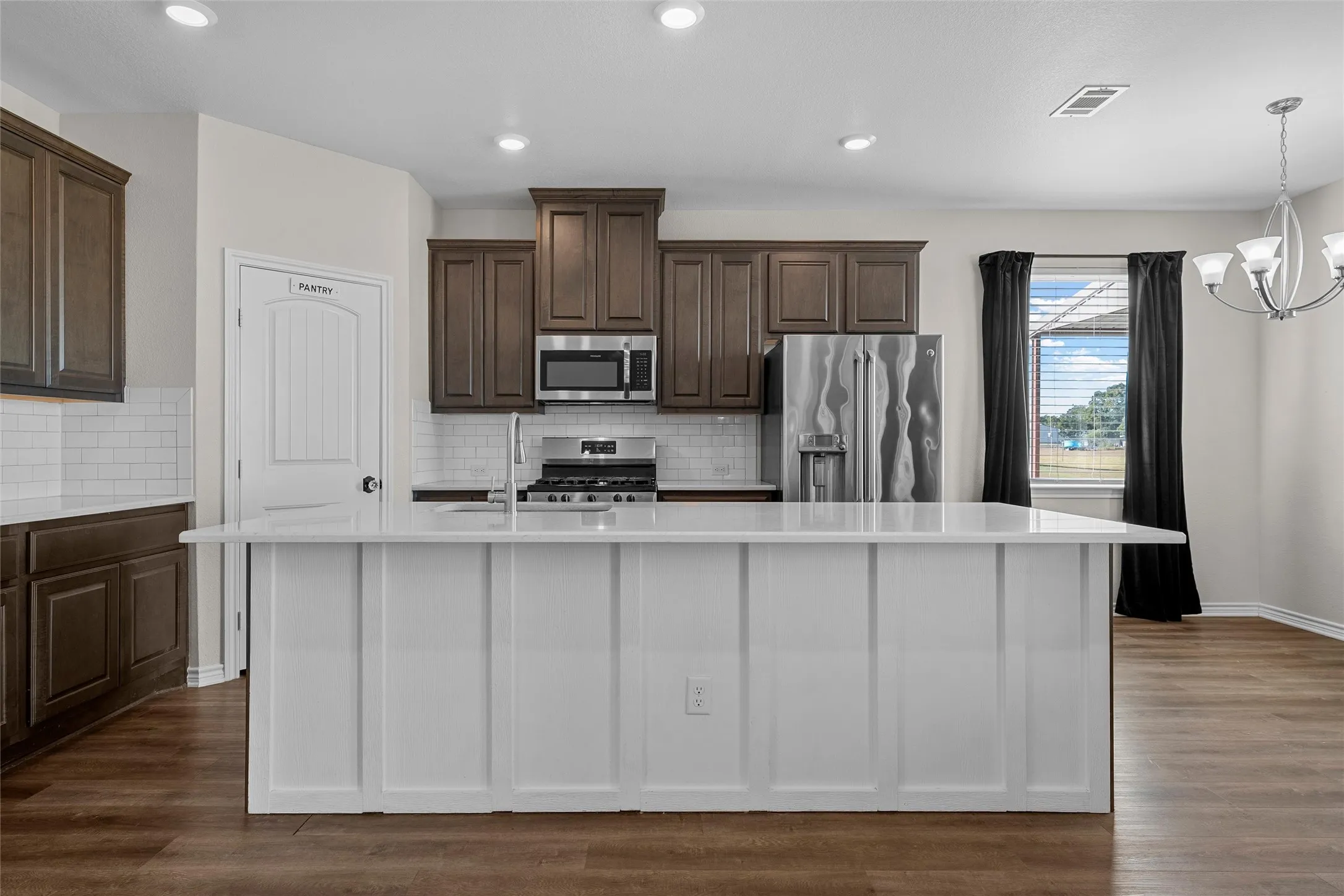 Single Family Residence For Sale in Mc Lennan County , 326 Lone Creek Drive, West, Texas 76691, 4 Bedroom, 2 Bathroom, Garage spaces, 1,897 Sqft, built in 2020, mls#21383539, Real Estate Agent in West, Homes For Sale in Mc Lennan county, Homes For Sale in West, Realtor in West Texas, Real Estate Brokerage Independent Realty Texas, Luminita Cordes Realtor