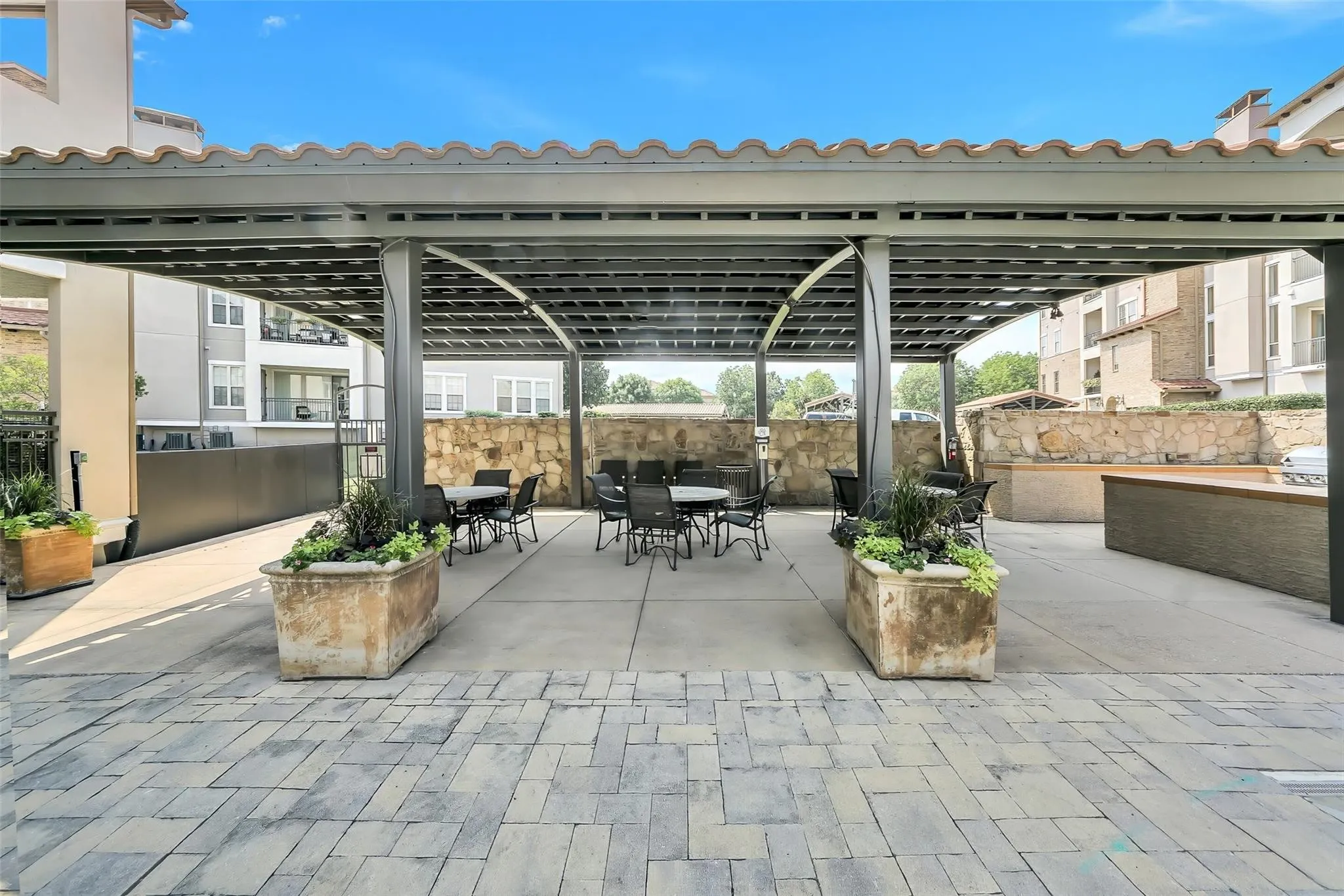 Single Family Residence For Sale in Dallas County , 555 Via Amalfi 312, Irving, Texas 75039, 2 Bedroom, 3 Bathroom, 2 Garage spaces, 1,966 Sqft, built in 2008, mls#21383335, Real Estate Agent in Irving, Homes For Sale in Dallas county, Homes For Sale in Irving, Realtor in Irving Texas, Real Estate Brokerage Independent Realty Texas, Luminita Cordes Realtor